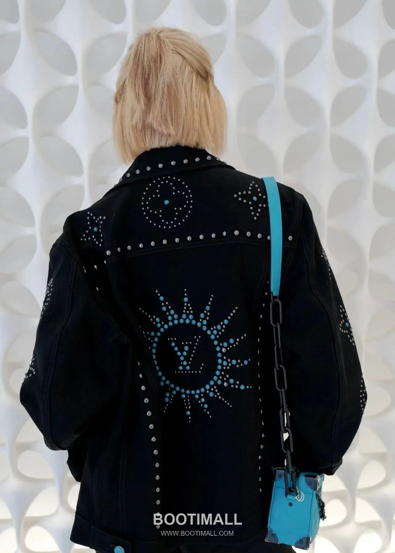 Louis Vuitton 2026FW Studded Monogram Cotton Denim Jacket with Turquoise Button Detail 루이비통 2026FW 스터드 모노그램 코튼 데님 재킷 터콰이즈 버튼 디테일 4