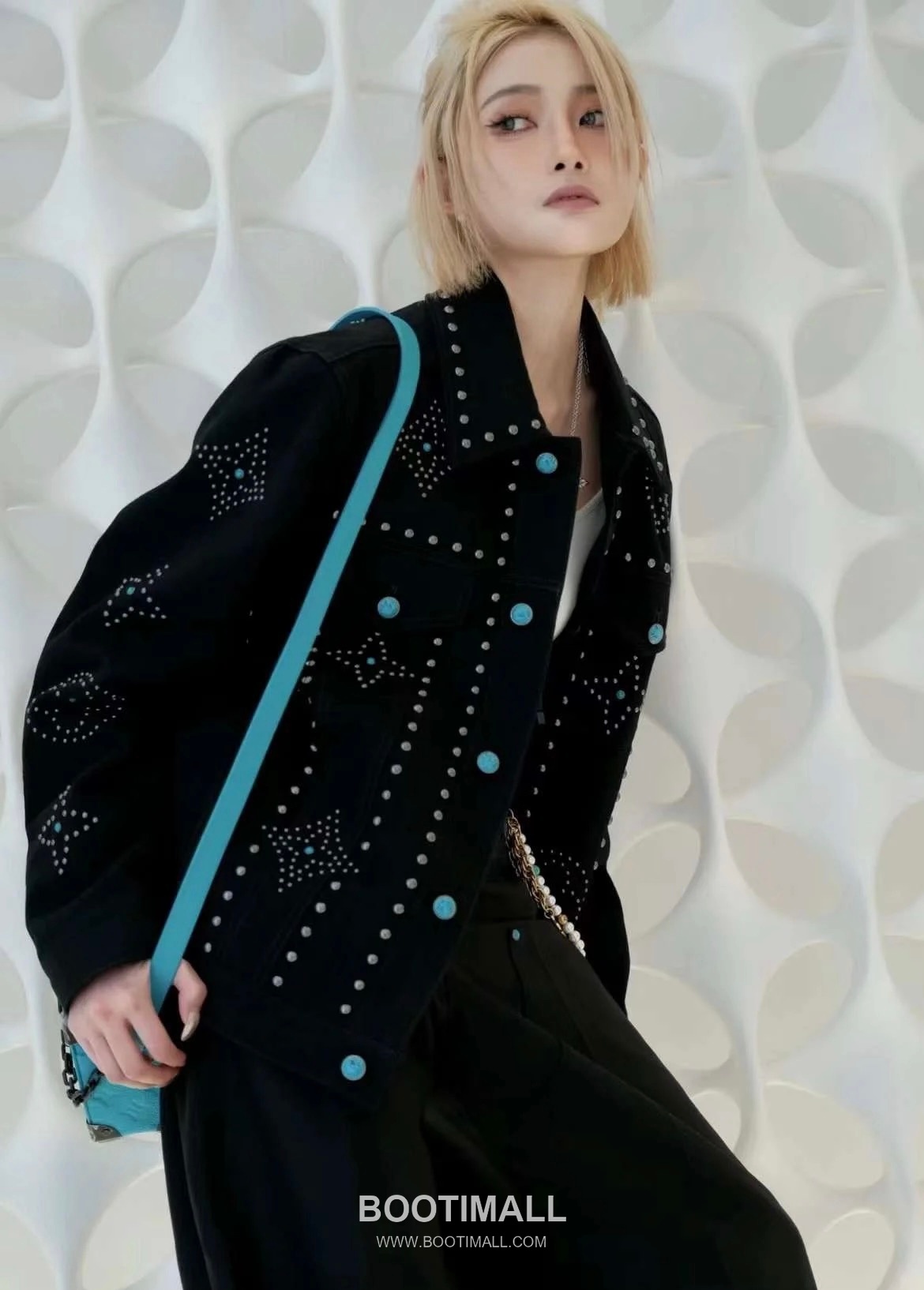 Louis Vuitton 2026FW Studded Monogram Cotton Denim Jacket with Turquoise Button Detail 루이비통 2026FW 스터드 모노그램 코튼 데님 재킷 터콰이즈 버튼 디테일 7