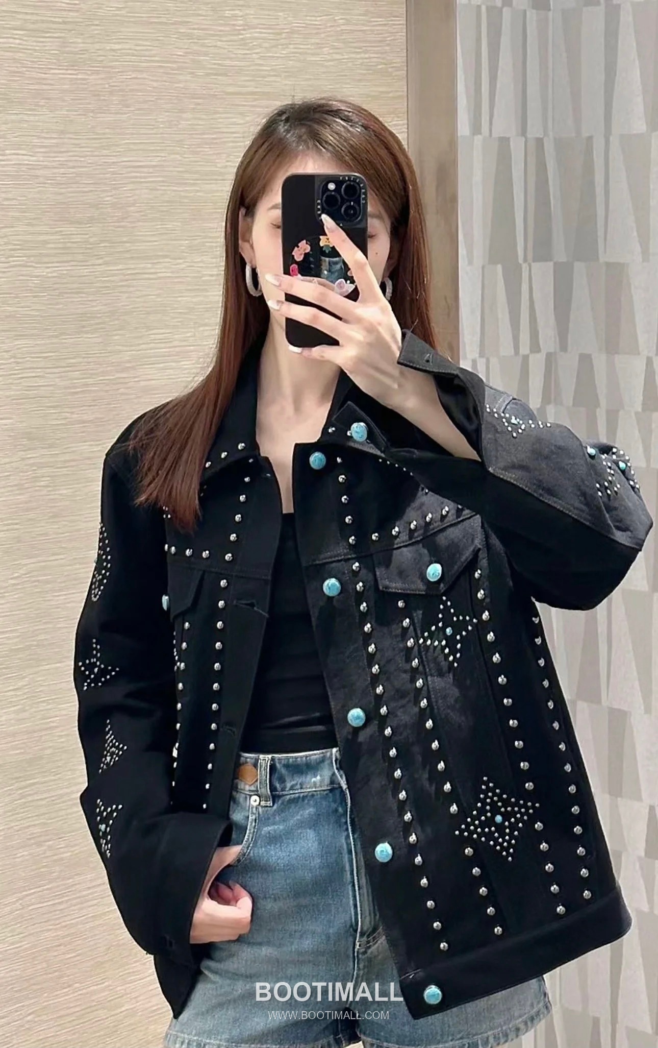 Louis Vuitton 2026FW Studded Monogram Cotton Denim Jacket with Turquoise Button Detail 루이비통 2026FW 스터드 모노그램 코튼 데님 재킷 터콰이즈 버튼 디테일 8