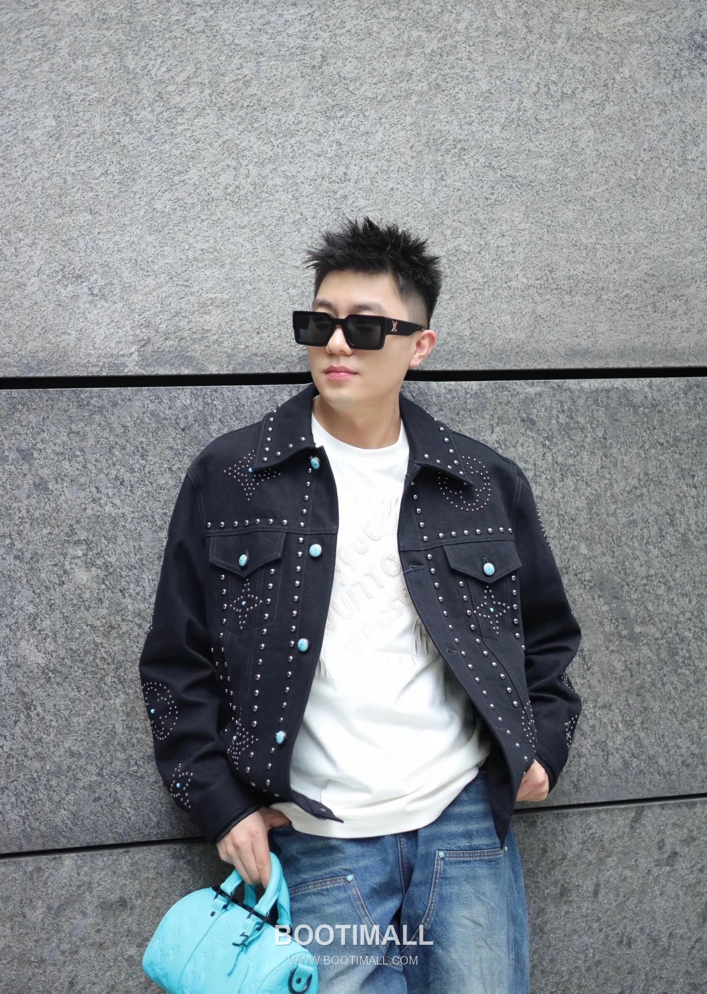 Louis Vuitton 2026FW Studded Monogram Cotton Denim Jacket with Turquoise Button Detail 루이비통 2026FW 스터드 모노그램 코튼 데님 재킷 터콰이즈 버튼 디테일 9