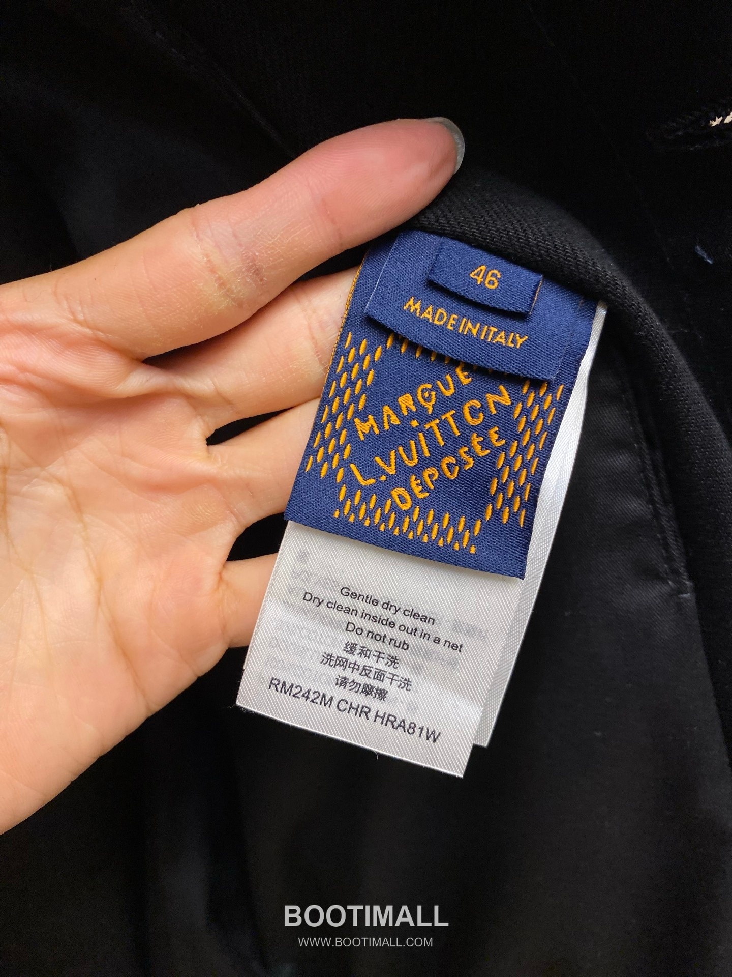 Louis Vuitton 2026FW Studded Monogram Cotton Denim Jacket with Turquoise Button Detail 루이비통 2026FW 스터드 모노그램 코튼 데님 재킷 터콰이즈 버튼 디테일 15