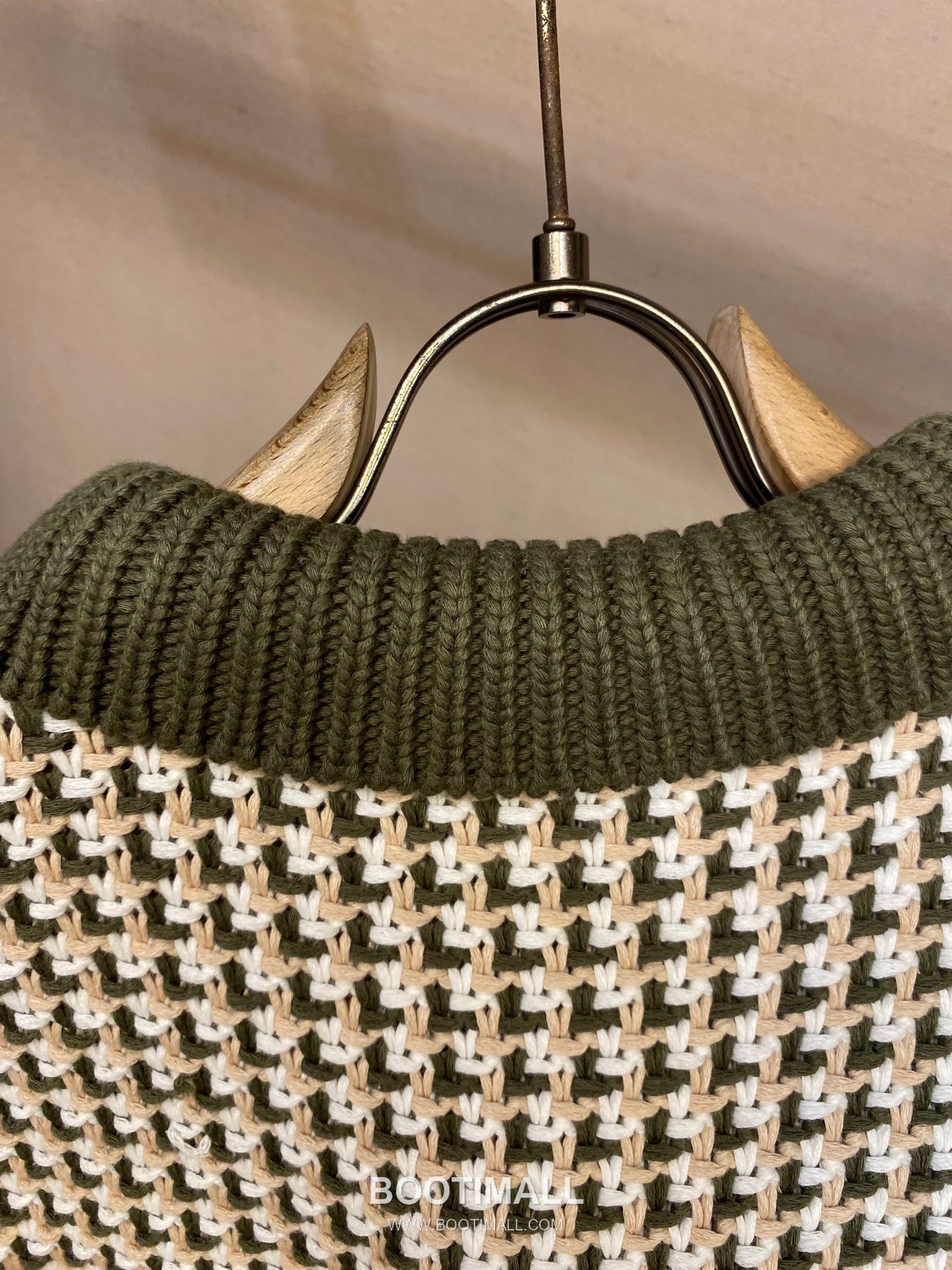 Louis Vuitton 2025SS Colorblock Jacquard Cotton Knit Polo Shirt 루이비통 2025SS 컬러블록 자카드 코튼 니트 폴로 셔츠 14