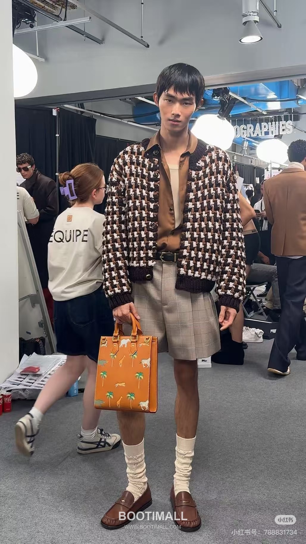 Louis Vuitton 2026FW Houndstooth Pattern Cotton Blend Knit Cardigan with Collar Detail 루이비통 2026FW 하운드투스 패턴 코튼 혼방 니트 가디건 카라 디테일 5