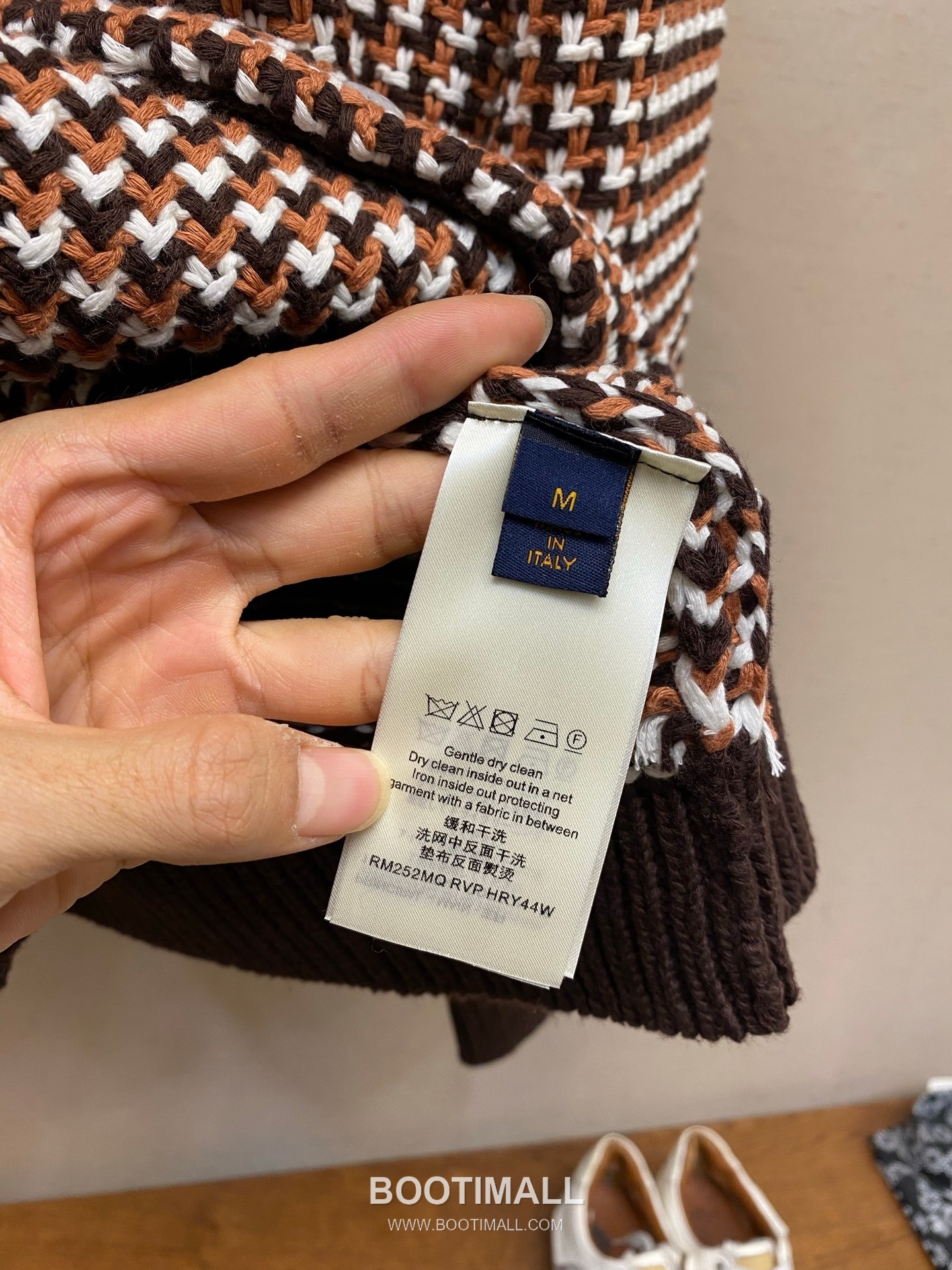 Louis Vuitton 2026FW Houndstooth Pattern Cotton Blend Knit Cardigan with Collar Detail 루이비통 2026FW 하운드투스 패턴 코튼 혼방 니트 가디건 카라 디테일 11