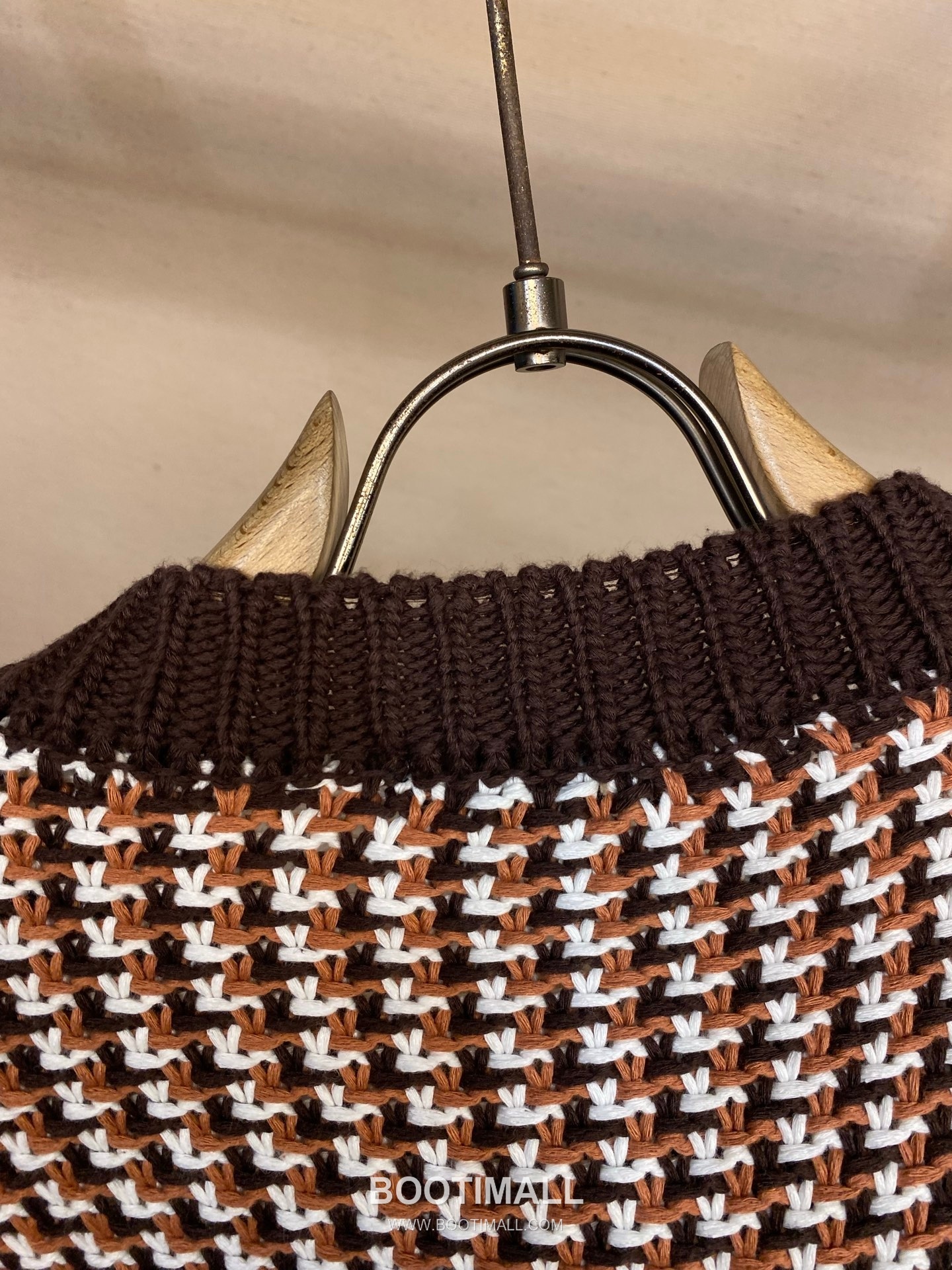 Louis Vuitton 2026FW Houndstooth Pattern Cotton Blend Knit Cardigan with Collar Detail 루이비통 2026FW 하운드투스 패턴 코튼 혼방 니트 가디건 카라 디테일 13