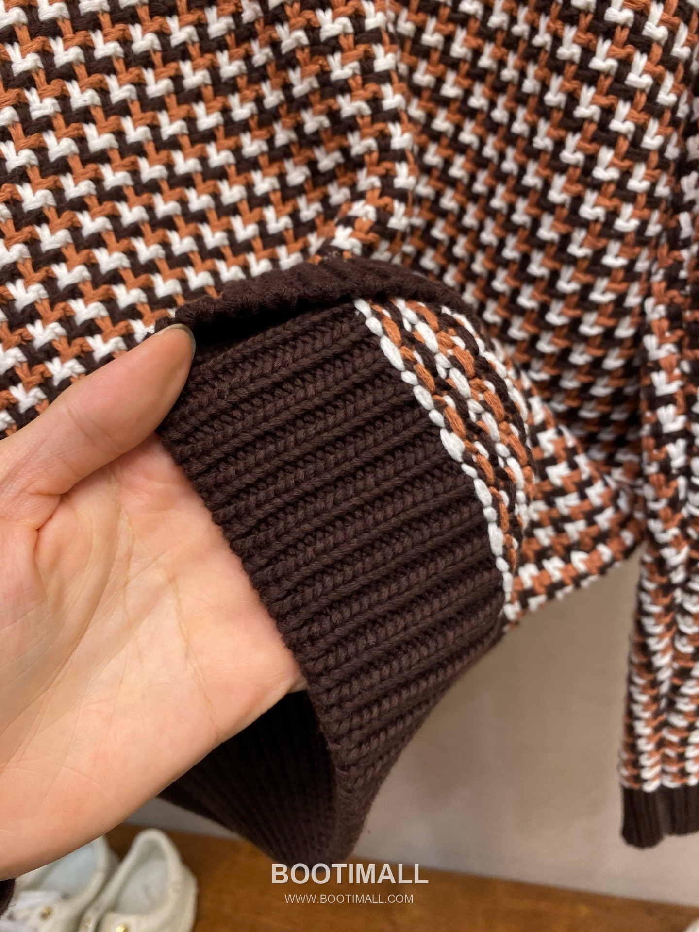 Louis Vuitton 2026FW Houndstooth Pattern Cotton Blend Knit Cardigan with Collar Detail 루이비통 2026FW 하운드투스 패턴 코튼 혼방 니트 가디건 카라 디테일 14