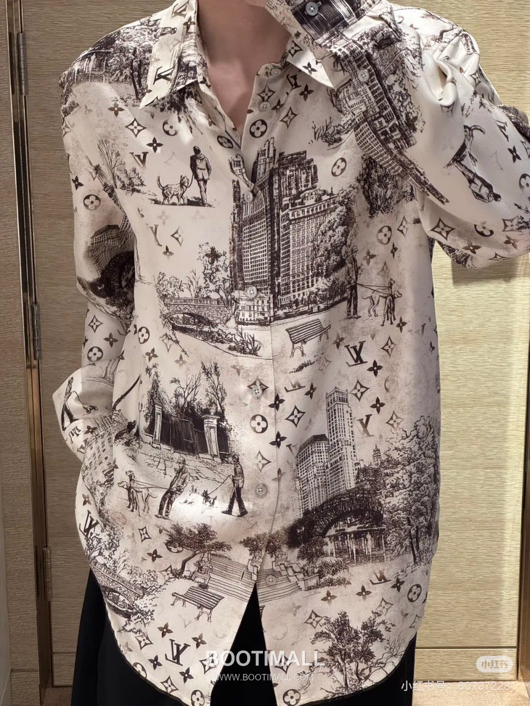 Louis Vuitton 2024FW Monogram City Walk Silk Twill Shirt with Print Detail 루이비통 2024FW 모노그램 시티워크 실크 트윌 셔츠 프린트 디테일 3