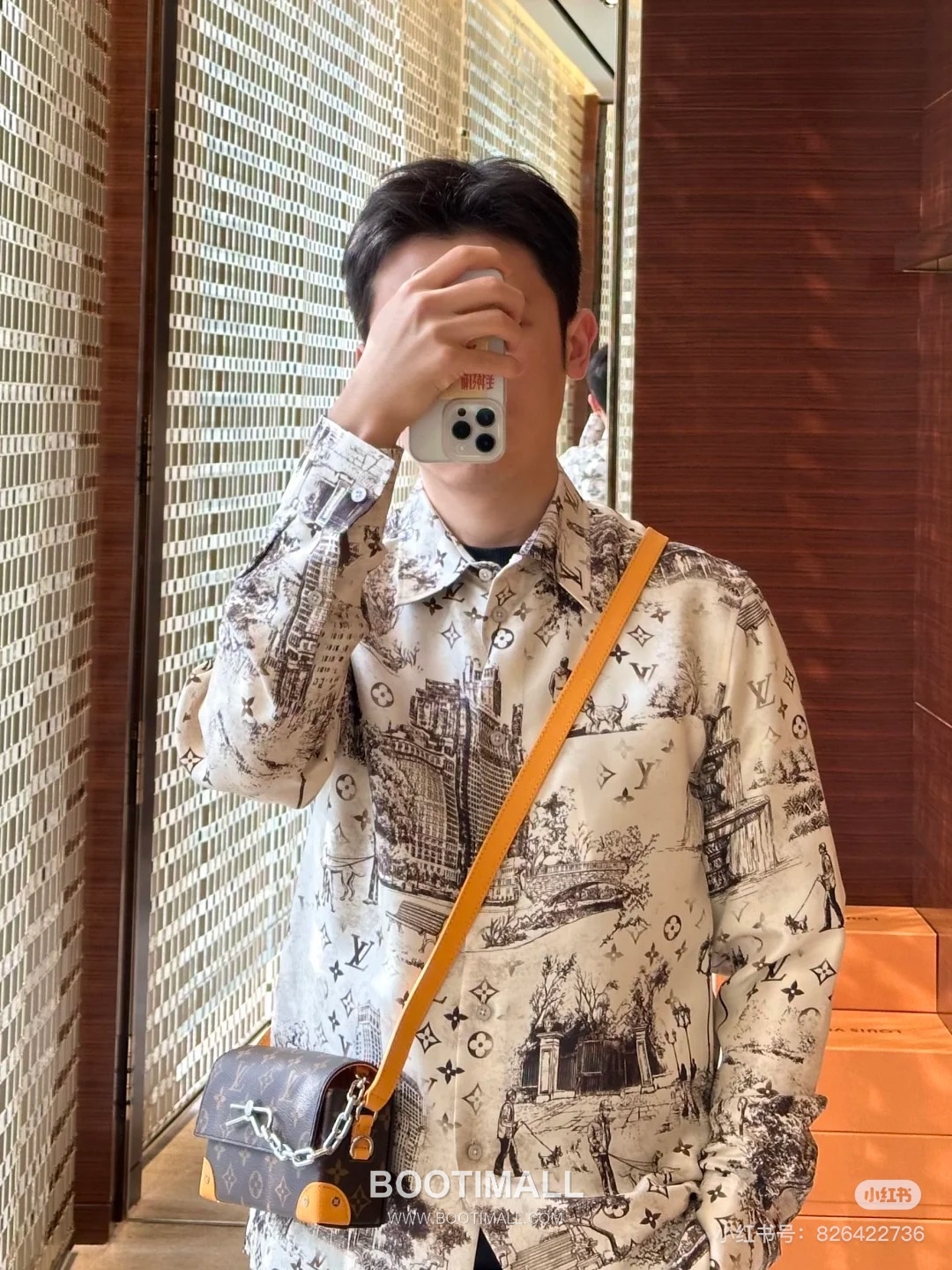 Louis Vuitton 2024FW Monogram City Walk Silk Twill Shirt with Print Detail 루이비통 2024FW 모노그램 시티워크 실크 트윌 셔츠 프린트 디테일 8