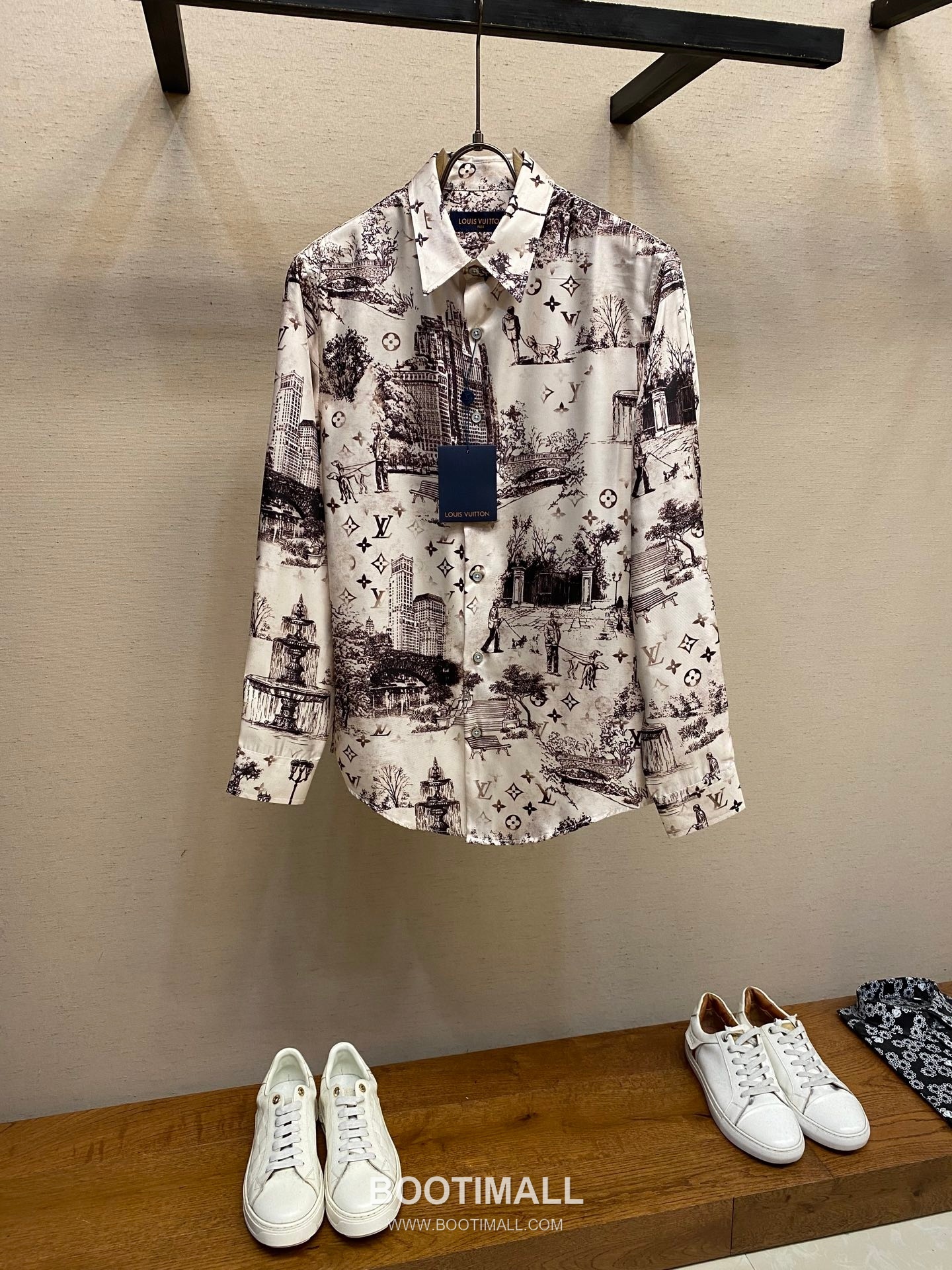 Louis Vuitton 2024FW Monogram City Walk Silk Twill Shirt with Print Detail 루이비통 2024FW 모노그램 시티워크 실크 트윌 셔츠 프린트 디테일 10
