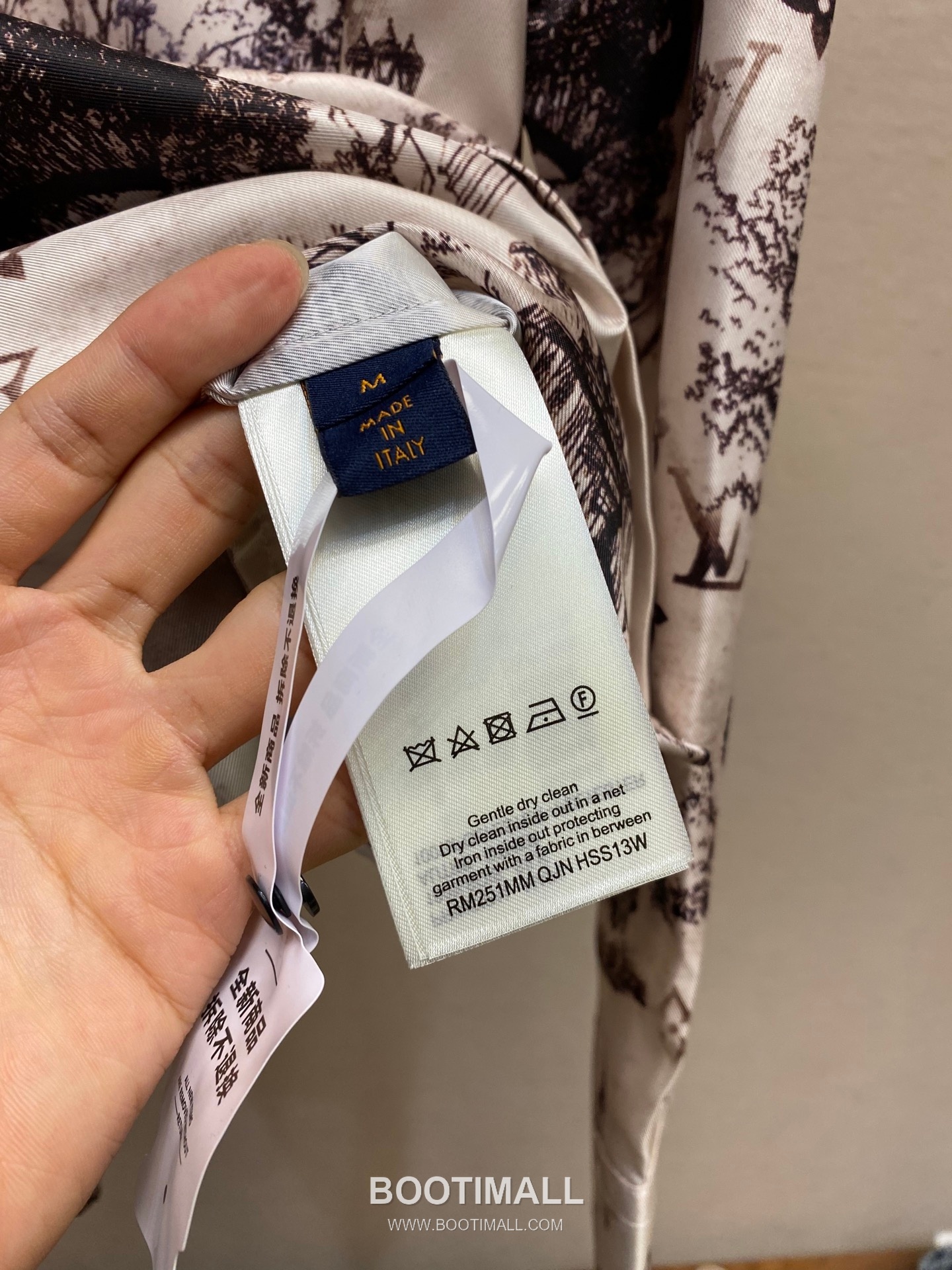 Louis Vuitton 2024FW Monogram City Walk Silk Twill Shirt with Print Detail 루이비통 2024FW 모노그램 시티워크 실크 트윌 셔츠 프린트 디테일 17