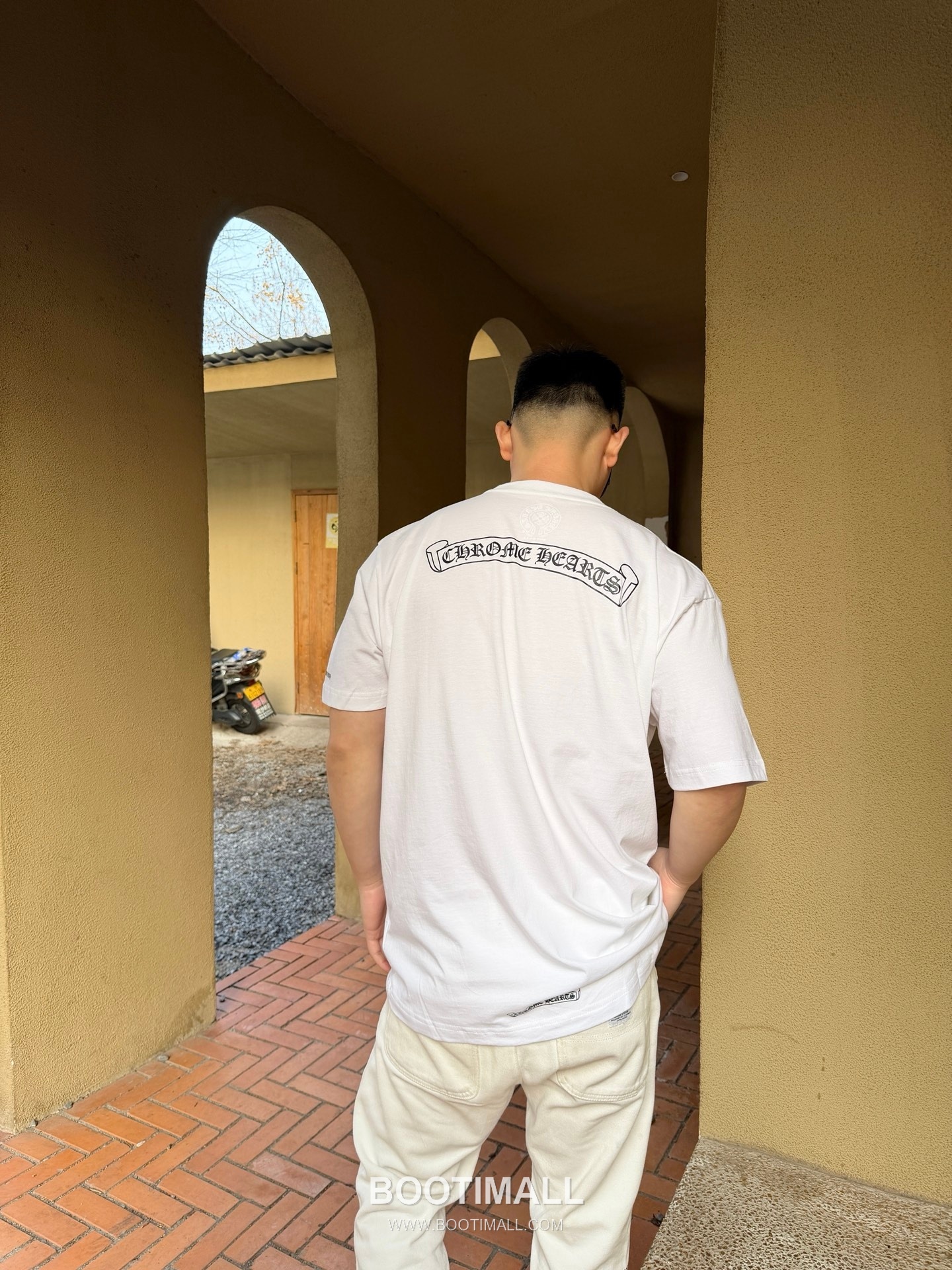 Chrome Hearts 2025SS Japan Exclusive Print Cotton T-Shirt with Logo Detail 크롬하츠 2025SS 일본 한정 프린트 코튼 반팔 티셔츠 로고 디테일 5