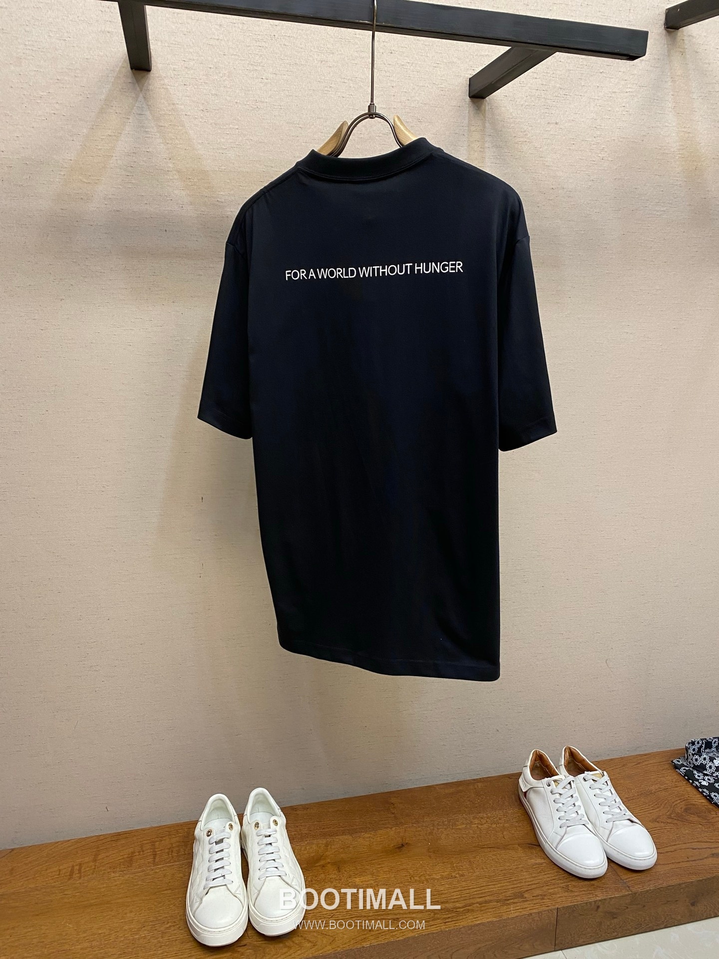 Balenciaga 2026SS WFP Logo Print Cotton T-Shirt with Collaboration Detail 발렌시아가 2026SS WFP 로고 프린트 코튼 반팔 티셔츠 콜라보 디테일 11
