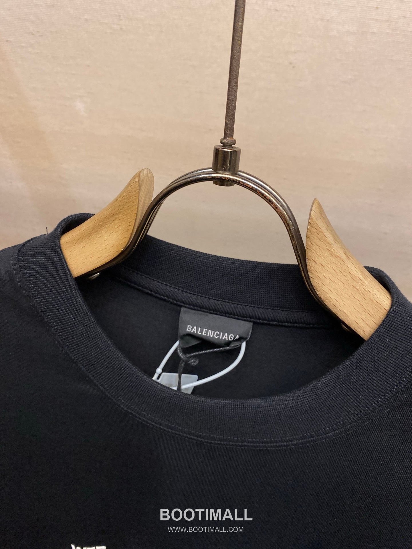 Balenciaga 2026SS WFP Logo Print Cotton T-Shirt with Collaboration Detail 발렌시아가 2026SS WFP 로고 프린트 코튼 반팔 티셔츠 콜라보 디테일 12