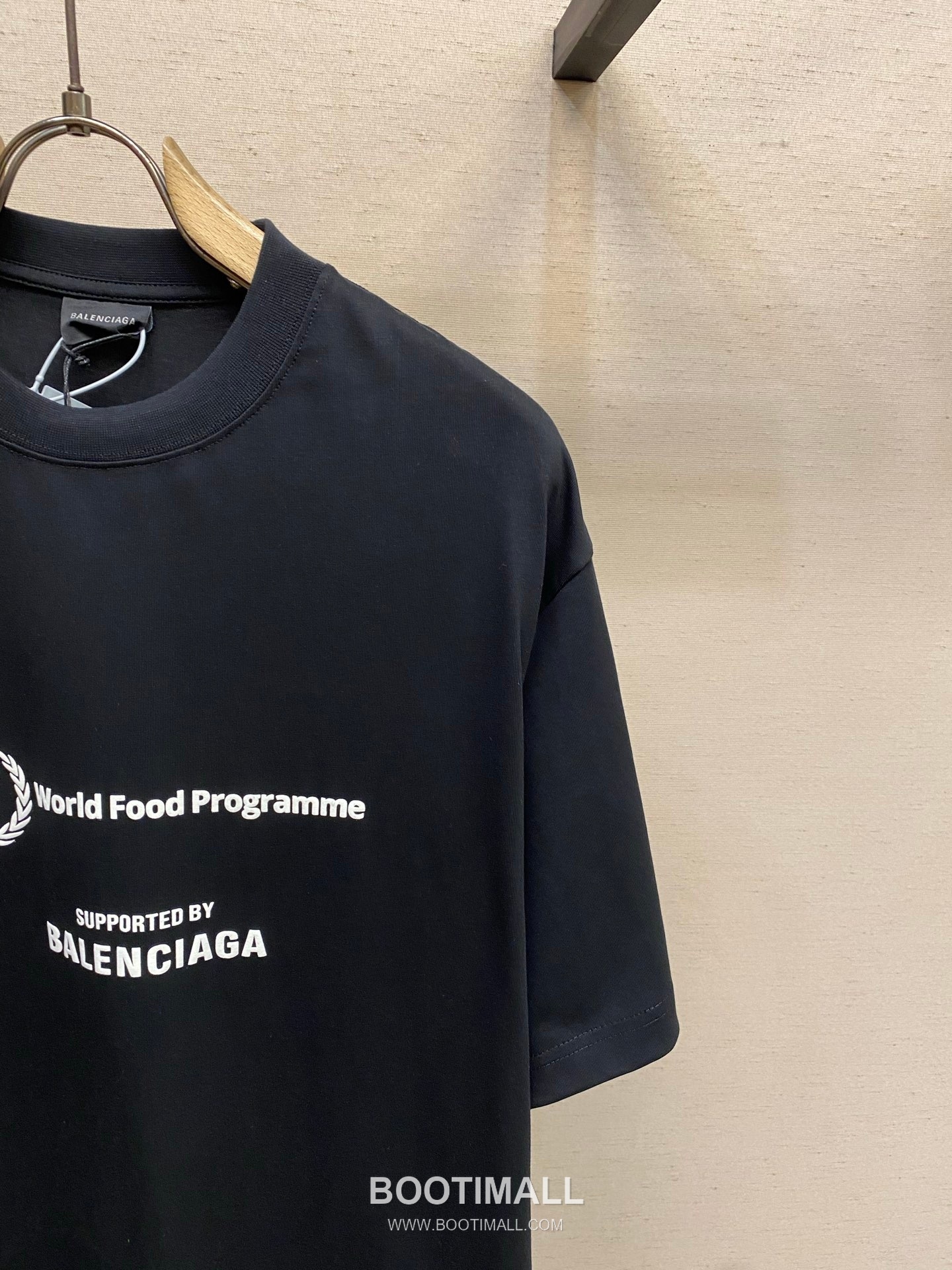 Balenciaga 2026SS WFP Logo Print Cotton T-Shirt with Collaboration Detail 발렌시아가 2026SS WFP 로고 프린트 코튼 반팔 티셔츠 콜라보 디테일 13