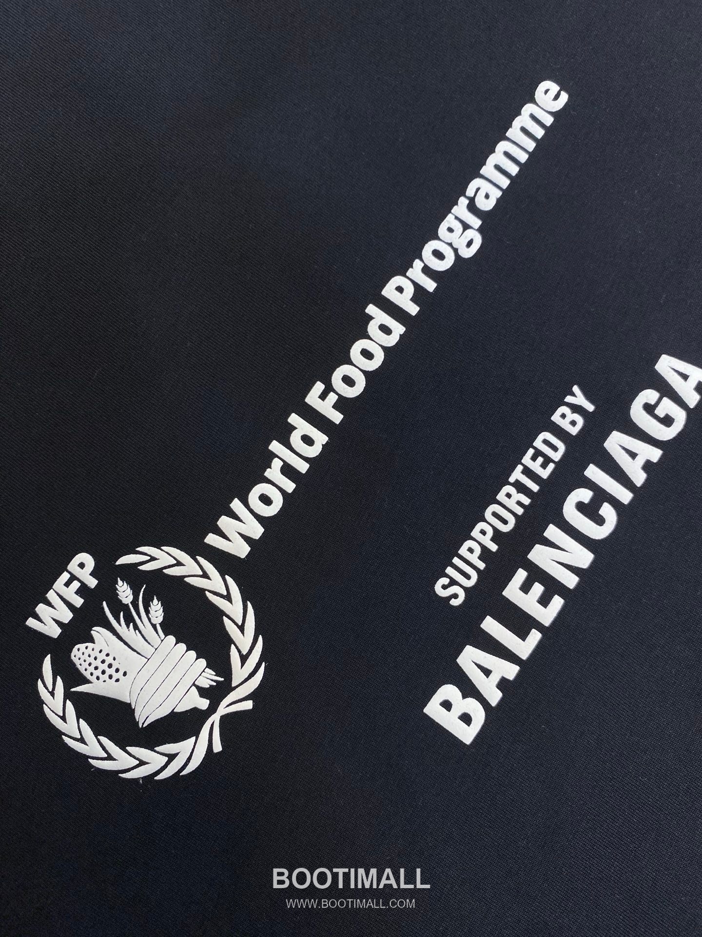 Balenciaga 2026SS WFP Logo Print Cotton T-Shirt with Collaboration Detail 발렌시아가 2026SS WFP 로고 프린트 코튼 반팔 티셔츠 콜라보 디테일 16