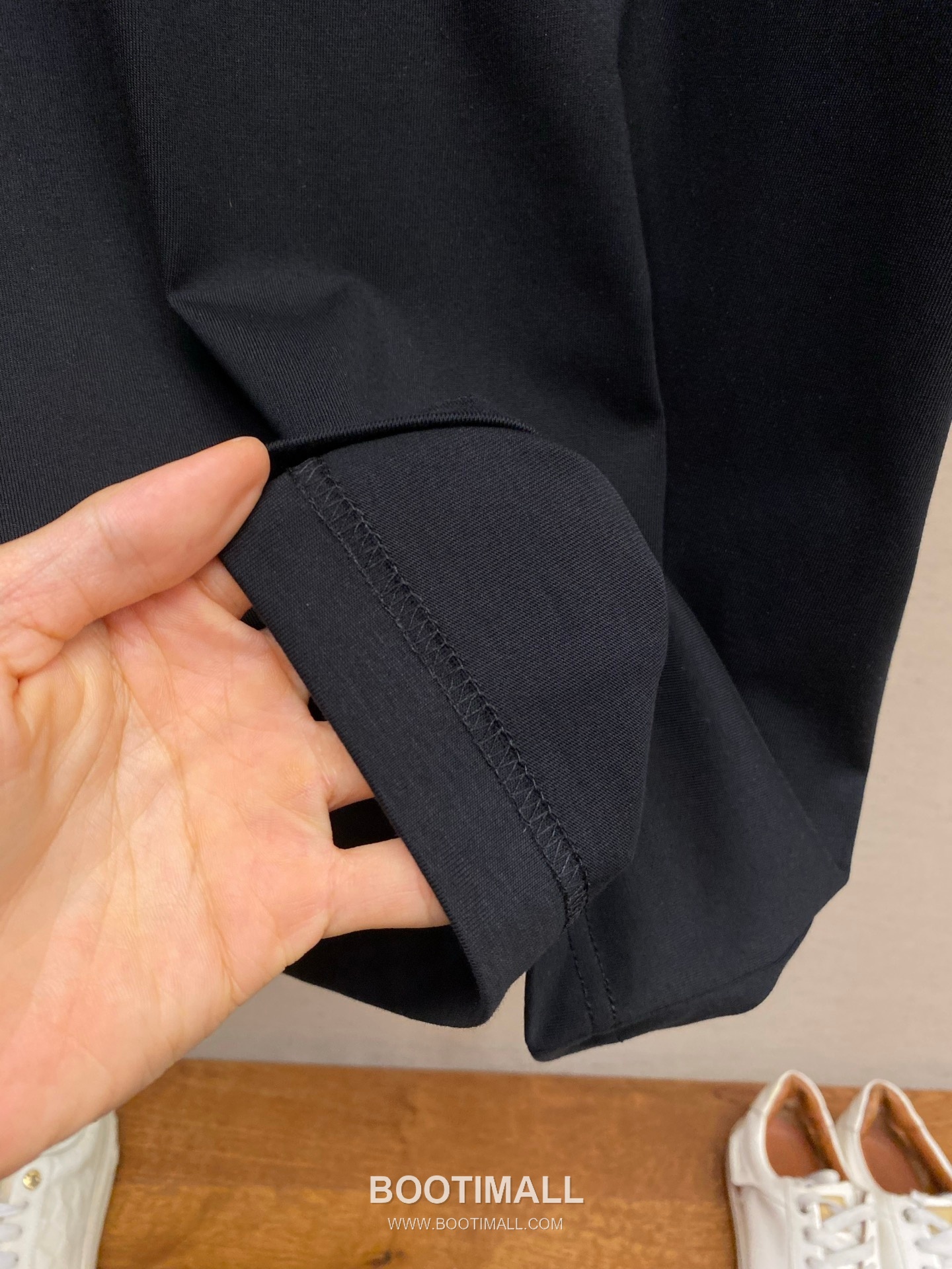 Balenciaga 2026SS WFP Logo Print Cotton T-Shirt with Collaboration Detail 발렌시아가 2026SS WFP 로고 프린트 코튼 반팔 티셔츠 콜라보 디테일 17