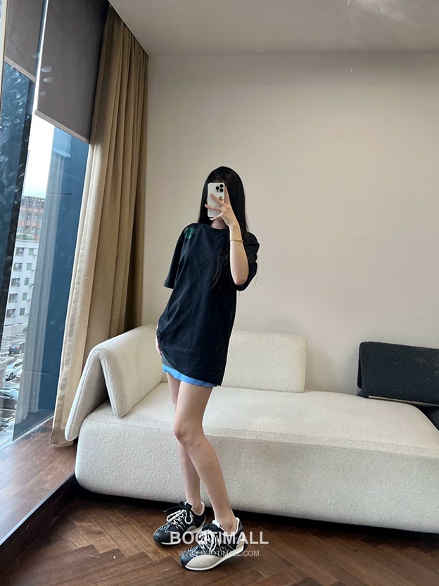 Burberry 2026SS Equestrian Knight Print Cotton T-Shirt with Logo Detail 버버리 2026SS 마술 기사 프린트 코튼 반팔 티셔츠 로고 디테일 7