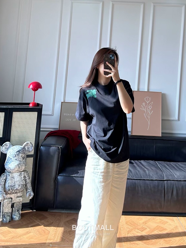 Burberry 2026SS Equestrian Knight Print Cotton T-Shirt with Logo Detail 버버리 2026SS 마술 기사 프린트 코튼 반팔 티셔츠 로고 디테일 8