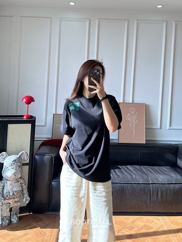 Burberry 2026SS Equestrian Knight Print Cotton T-Shirt with Logo Detail 버버리 2026SS 마술 기사 프린트 코튼 반팔 티셔츠 로고 디테일 9