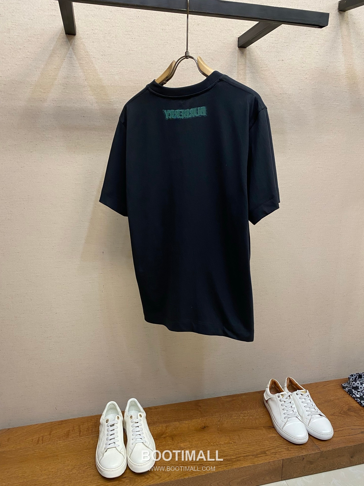Burberry 2026SS Equestrian Knight Print Cotton T-Shirt with Logo Detail 버버리 2026SS 마술 기사 프린트 코튼 반팔 티셔츠 로고 디테일 11