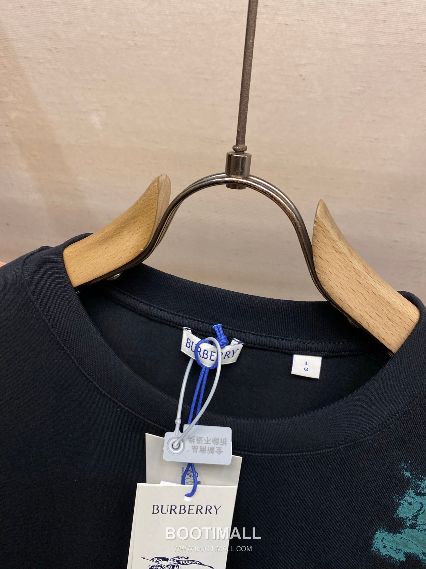 Burberry 2026SS Equestrian Knight Print Cotton T-Shirt with Logo Detail 버버리 2026SS 마술 기사 프린트 코튼 반팔 티셔츠 로고 디테일 13