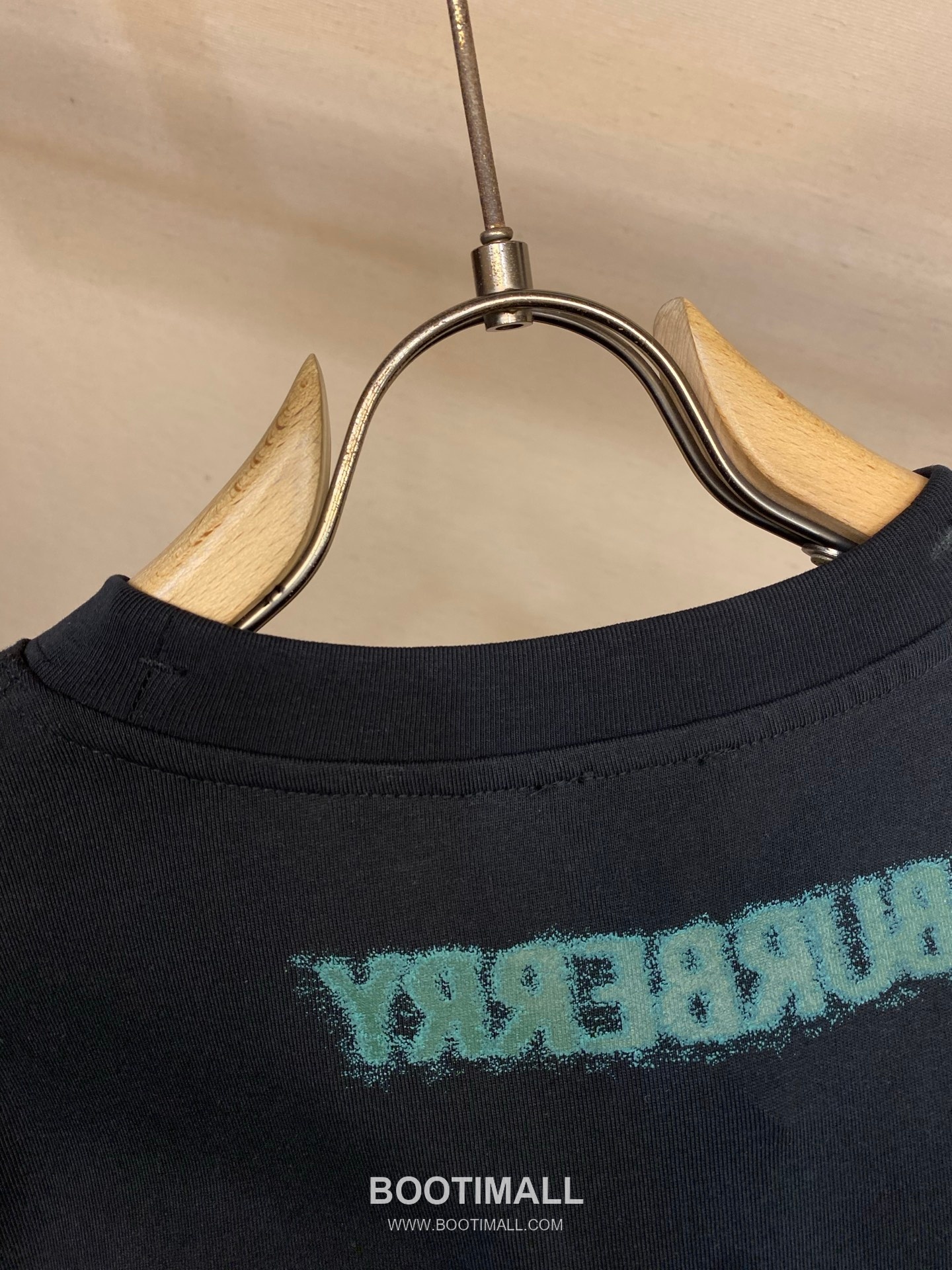 Burberry 2026SS Equestrian Knight Print Cotton T-Shirt with Logo Detail 버버리 2026SS 마술 기사 프린트 코튼 반팔 티셔츠 로고 디테일 18