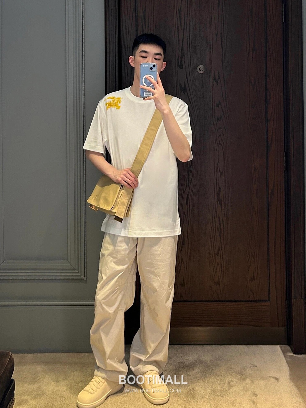 Burberry 2026SS Equestrian Knight Print Cotton T-Shirt with Logo Detail 버버리 2026SS 마술 기사 프린트 코튼 반팔 티셔츠 로고 디테일 17