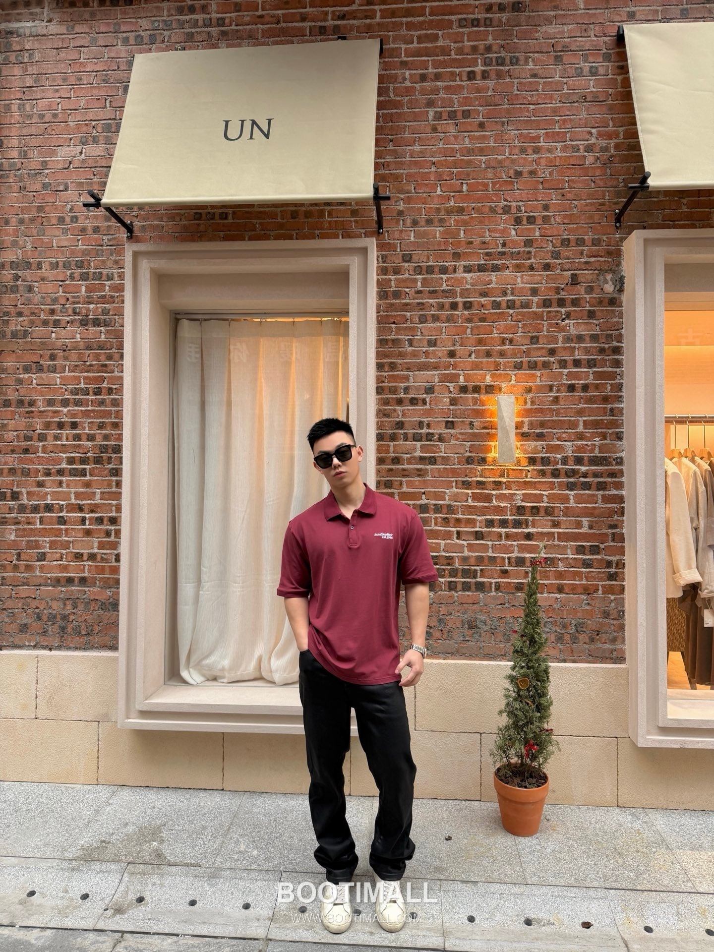 Acne Studios 2026SS Logo Embroidered Cotton Piqué Polo Shirt with Shell Button 아크네스튜디오 2026SS 로고 자수 코튼 피케 폴로 셔츠 쉘 버튼 1