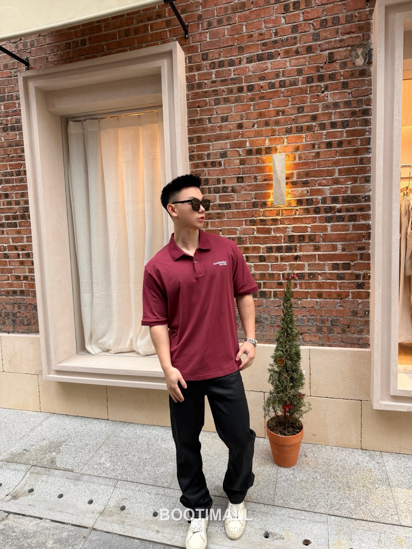 Acne Studios 2026SS Logo Embroidered Cotton Piqué Polo Shirt with Shell Button 아크네스튜디오 2026SS 로고 자수 코튼 피케 폴로 셔츠 쉘 버튼 2