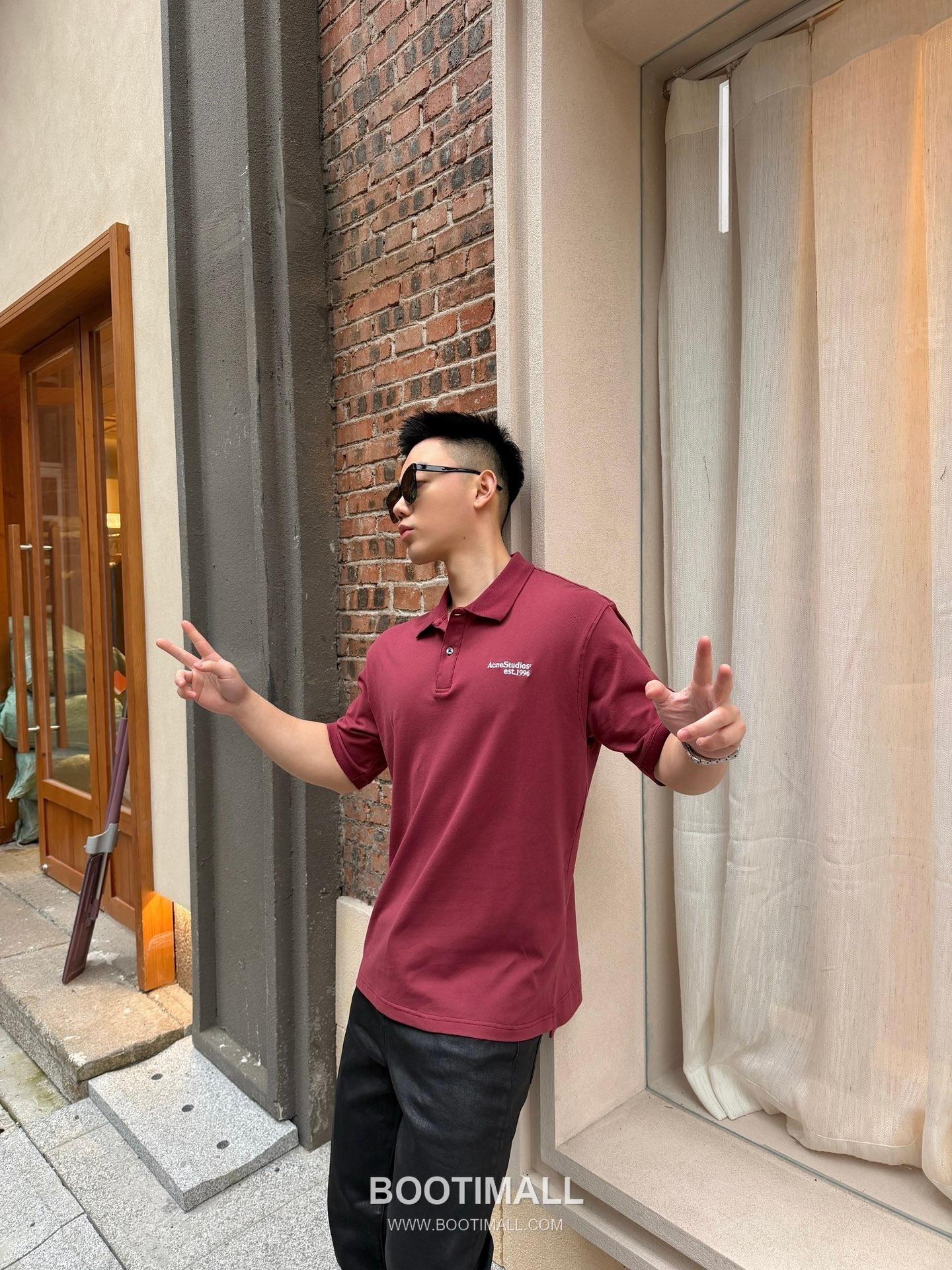 Acne Studios 2026SS Logo Embroidered Cotton Piqué Polo Shirt with Shell Button 아크네스튜디오 2026SS 로고 자수 코튼 피케 폴로 셔츠 쉘 버튼 5