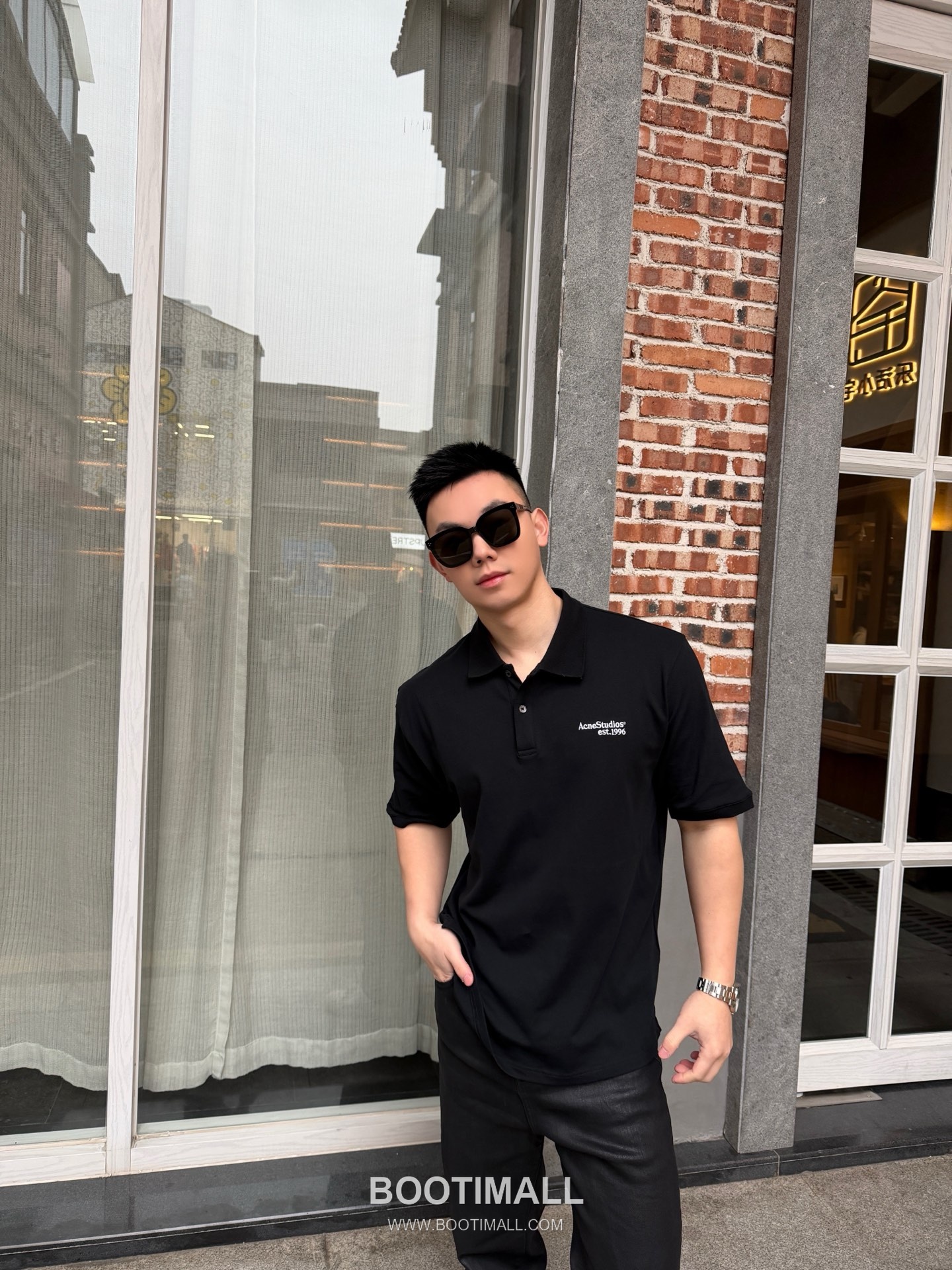 Acne Studios 2026SS Logo Embroidered Cotton Piqué Polo Shirt with Shell Button 아크네스튜디오 2026SS 로고 자수 코튼 피케 폴로 셔츠 쉘 버튼 1