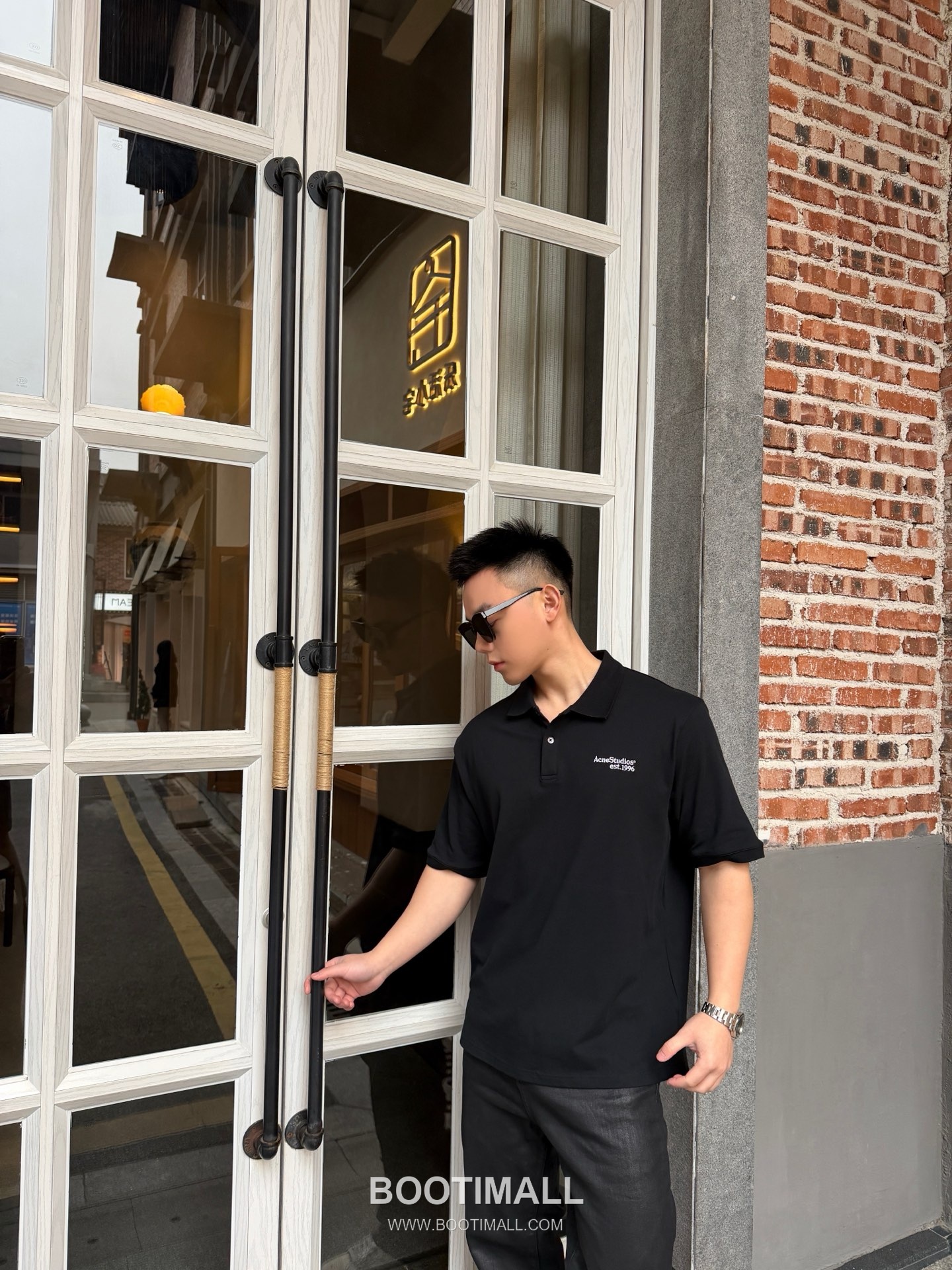 Acne Studios 2026SS Logo Embroidered Cotton Piqué Polo Shirt with Shell Button 아크네스튜디오 2026SS 로고 자수 코튼 피케 폴로 셔츠 쉘 버튼 2