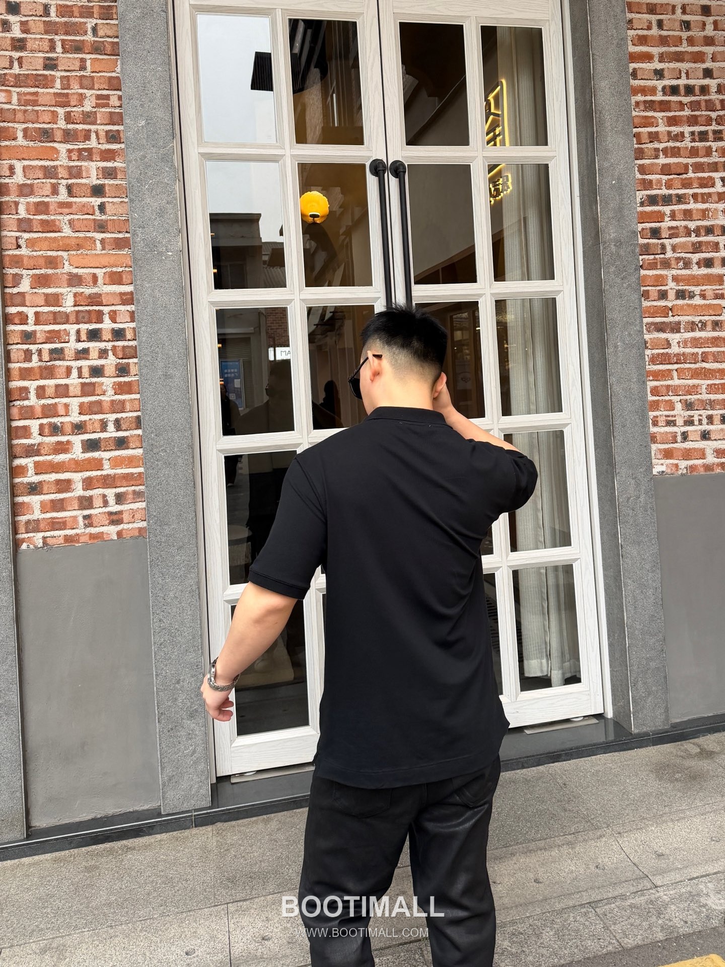 Acne Studios 2026SS Logo Embroidered Cotton Piqué Polo Shirt with Shell Button 아크네스튜디오 2026SS 로고 자수 코튼 피케 폴로 셔츠 쉘 버튼 4