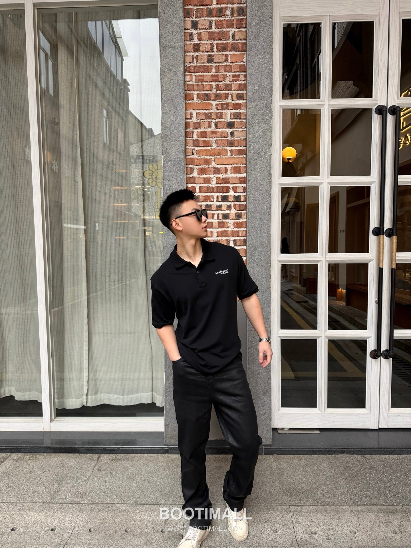 Acne Studios 2026SS Logo Embroidered Cotton Piqué Polo Shirt with Shell Button 아크네스튜디오 2026SS 로고 자수 코튼 피케 폴로 셔츠 쉘 버튼 5