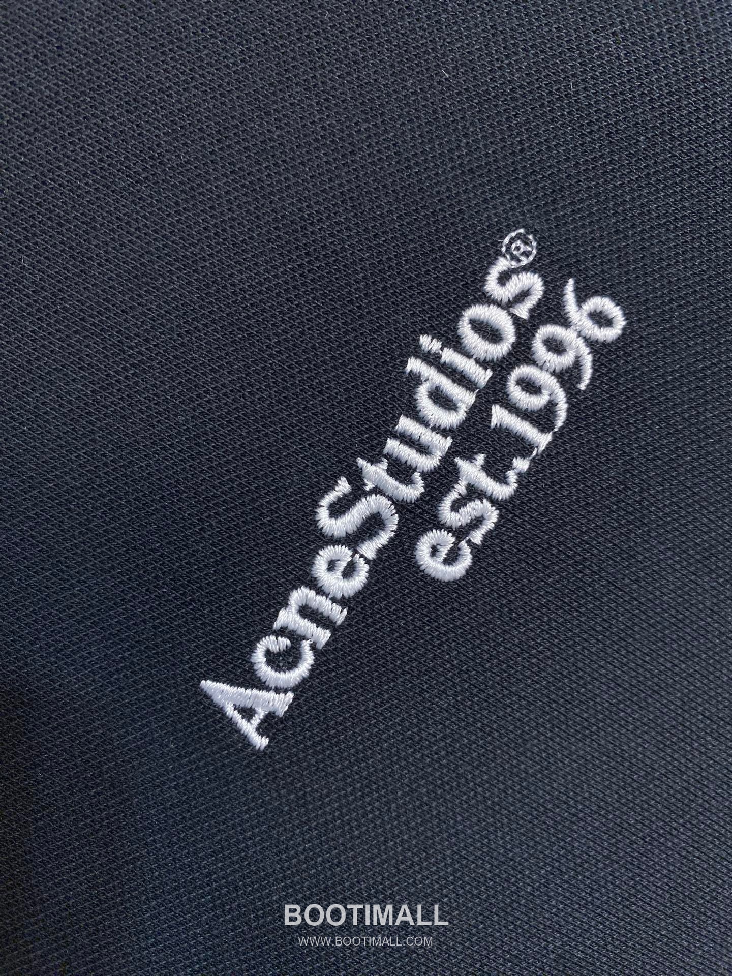 Acne Studios 2026SS Logo Embroidered Cotton Piqué Polo Shirt with Shell Button 아크네스튜디오 2026SS 로고 자수 코튼 피케 폴로 셔츠 쉘 버튼 15