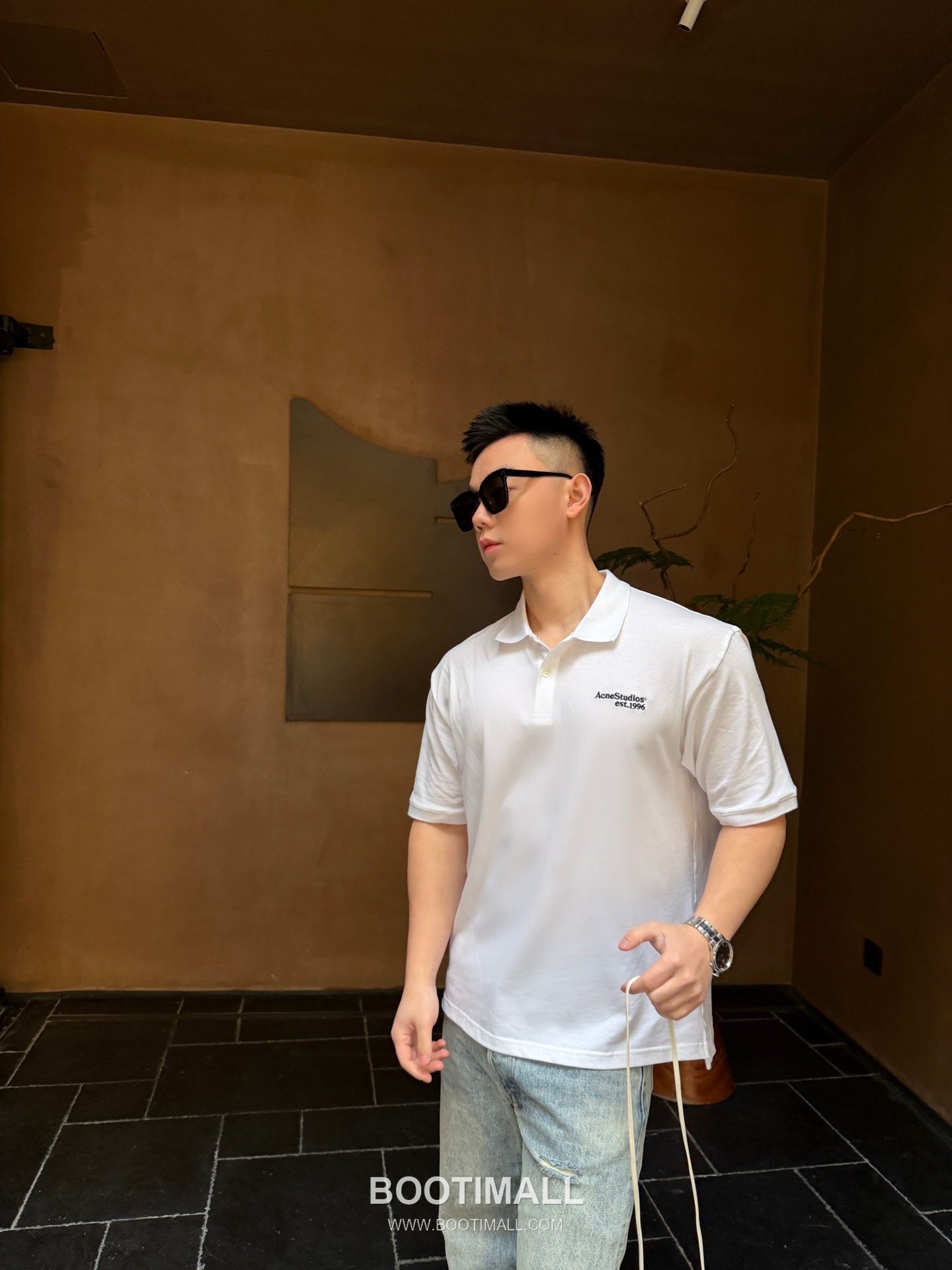 Acne Studios 2026SS Logo Embroidered Cotton Piqué Polo Shirt with Shell Button 아크네스튜디오 2026SS 로고 자수 코튼 피케 폴로 셔츠 쉘 버튼 8