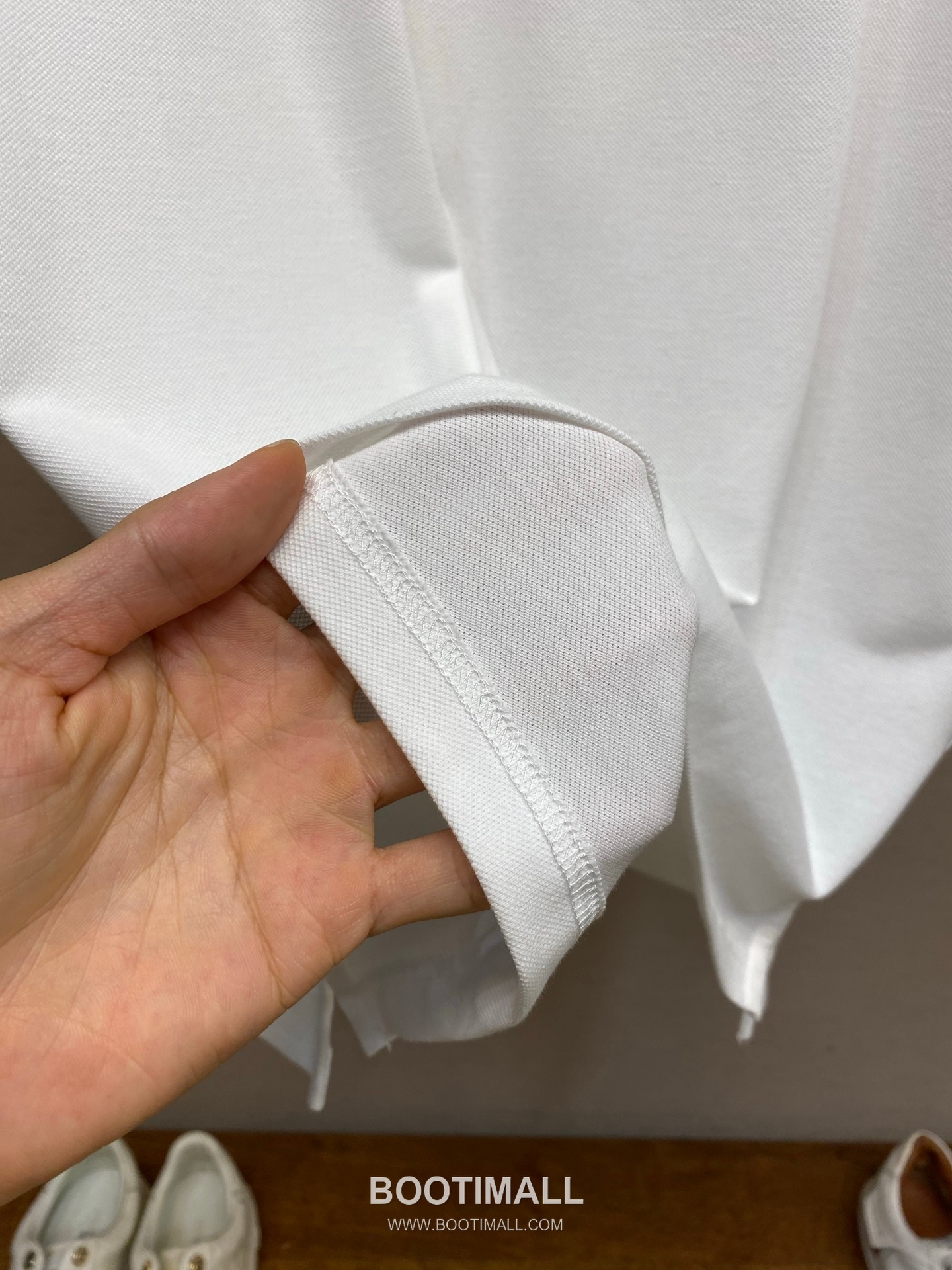 Acne Studios 2026SS Logo Embroidered Cotton Piqué Polo Shirt with Shell Button 아크네스튜디오 2026SS 로고 자수 코튼 피케 폴로 셔츠 쉘 버튼 17