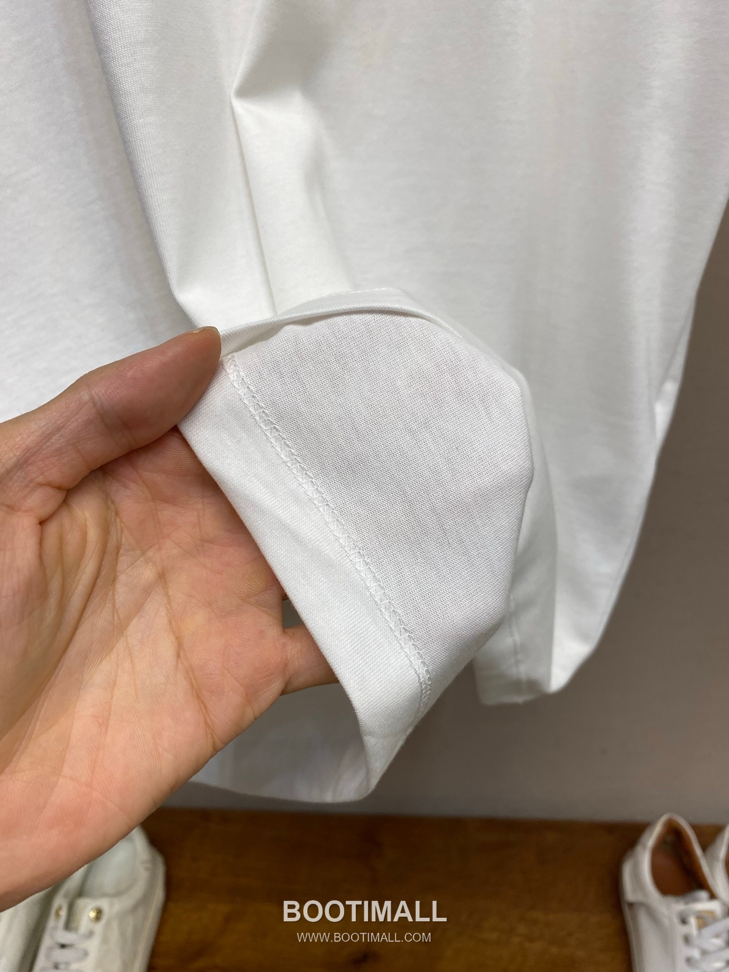 Celine 2026SS Graphic Print Cotton T-Shirt with Logo Detail 셀린느 2026SS 그래픽 프린트 코튼 반팔 티셔츠 로고 디테일 16