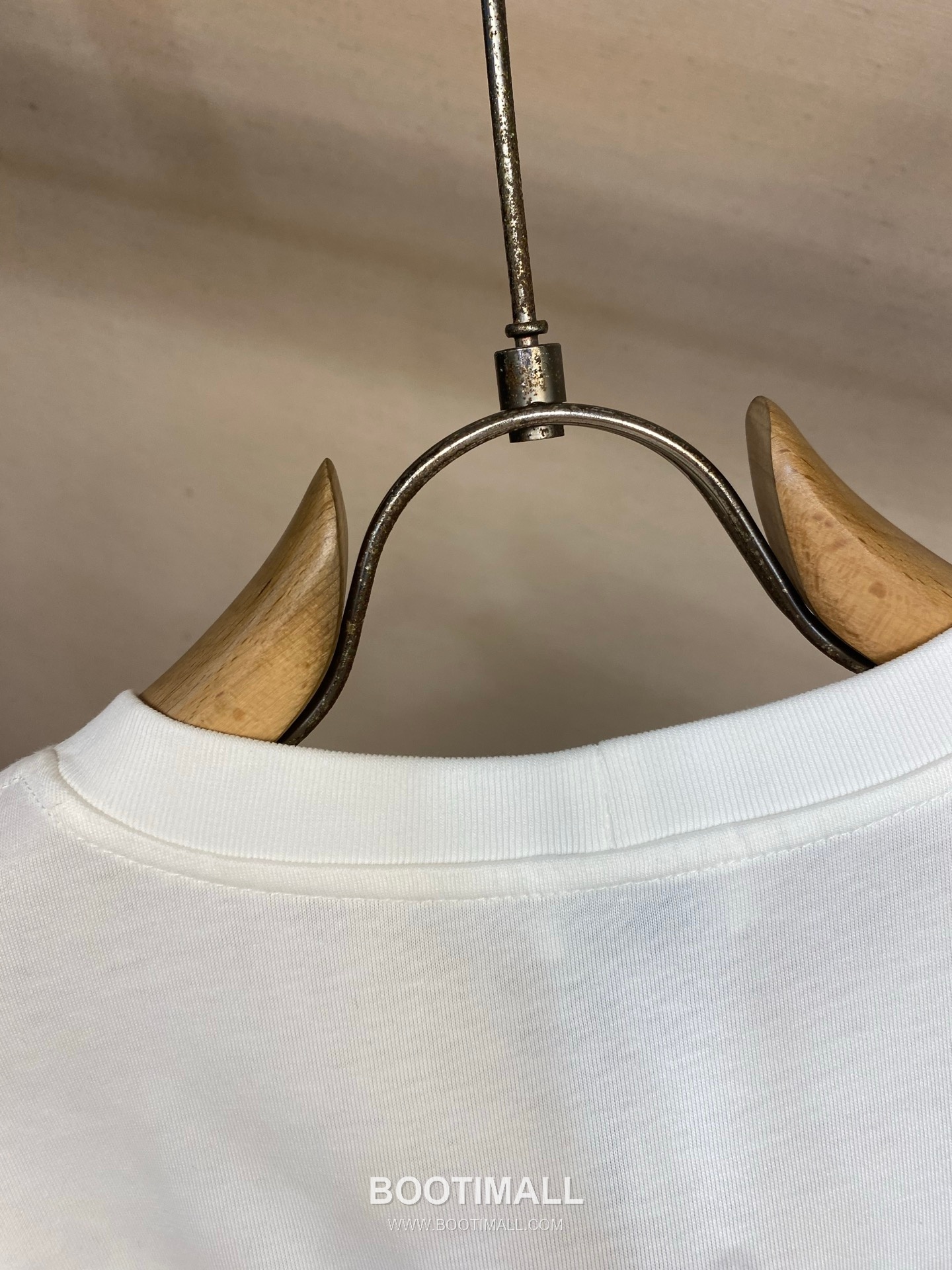 Celine 2026SS Graphic Print Cotton T-Shirt with Logo Detail 셀린느 2026SS 그래픽 프린트 코튼 반팔 티셔츠 로고 디테일 18