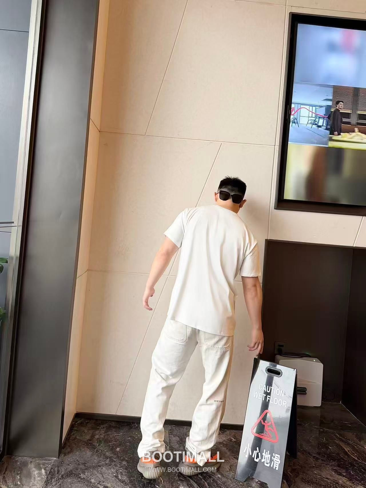 Celine 2026SS Graphic Print Cotton T-Shirt with Logo Detail 셀린느 2026SS 그래픽 프린트 코튼 반팔 티셔츠 로고 디테일 22