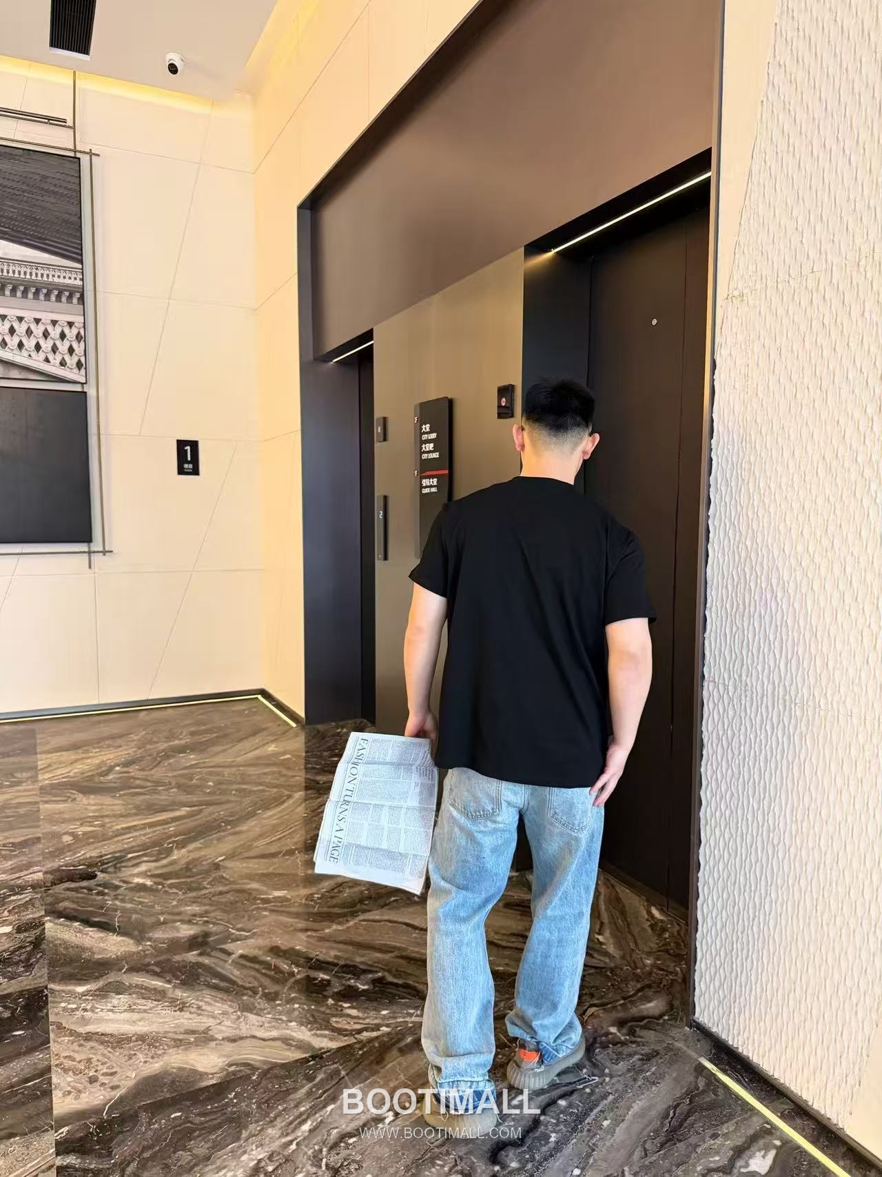 Celine 2026SS Graphic Print Cotton T-Shirt with Logo Detail 셀린느 2026SS 그래픽 프린트 코튼 반팔 티셔츠 로고 디테일 21