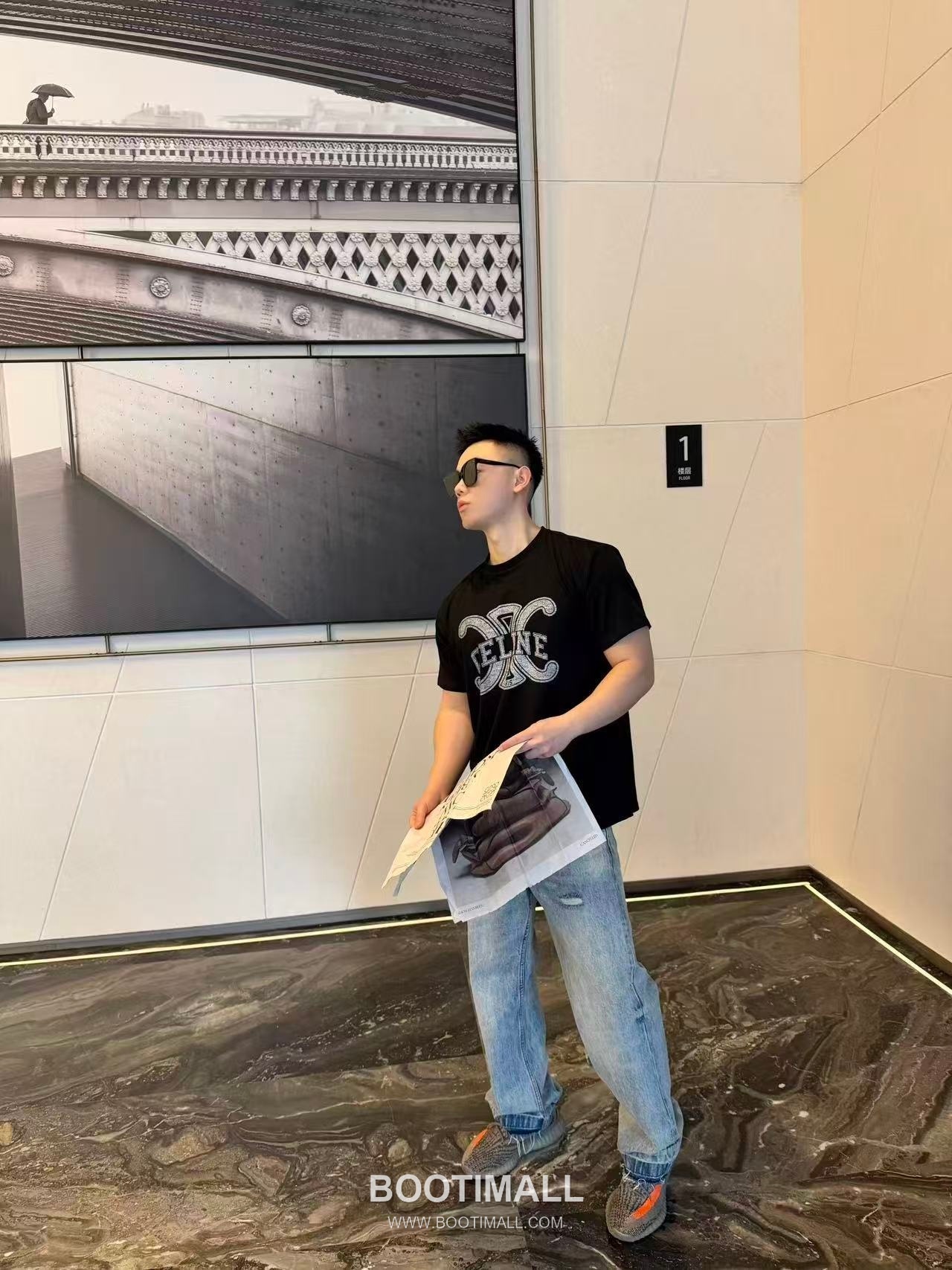 Celine 2026SS Graphic Print Cotton T-Shirt with Logo Detail 셀린느 2026SS 그래픽 프린트 코튼 반팔 티셔츠 로고 디테일 22