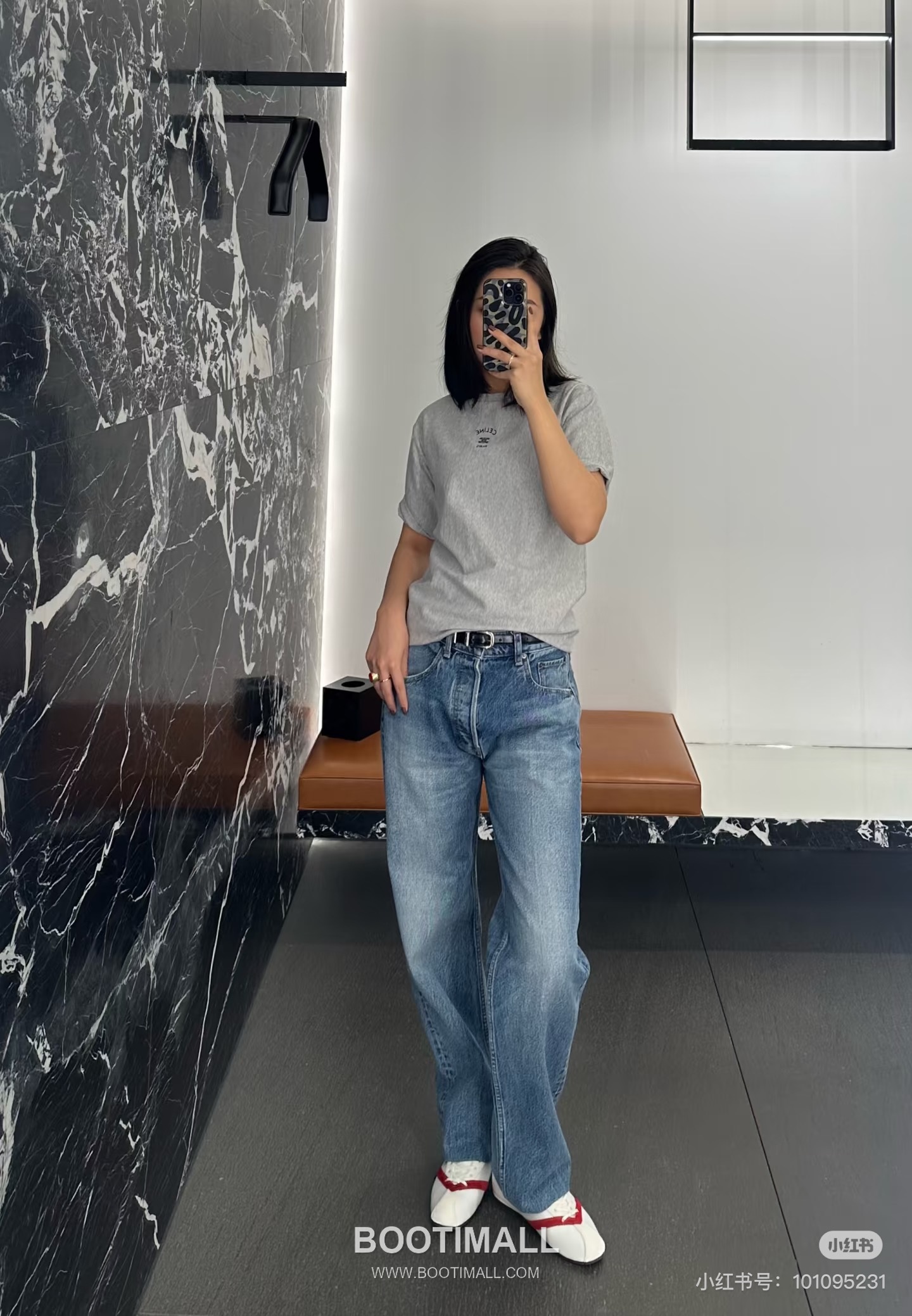 Celine 2026FW Triomphe Embroidered Cotton T-Shirt with Logo Detail 셀린느 2026FW 트리옹프 자수 코튼 반팔 티셔츠 로고 디테일 8