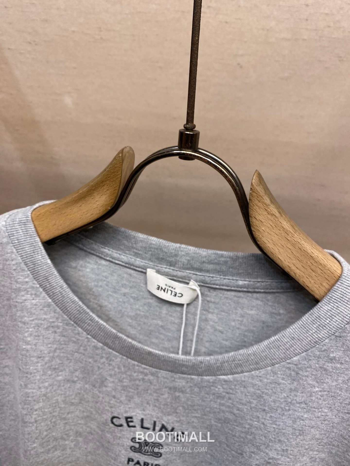 Celine 2026FW Triomphe Embroidered Cotton T-Shirt with Logo Detail 셀린느 2026FW 트리옹프 자수 코튼 반팔 티셔츠 로고 디테일 12