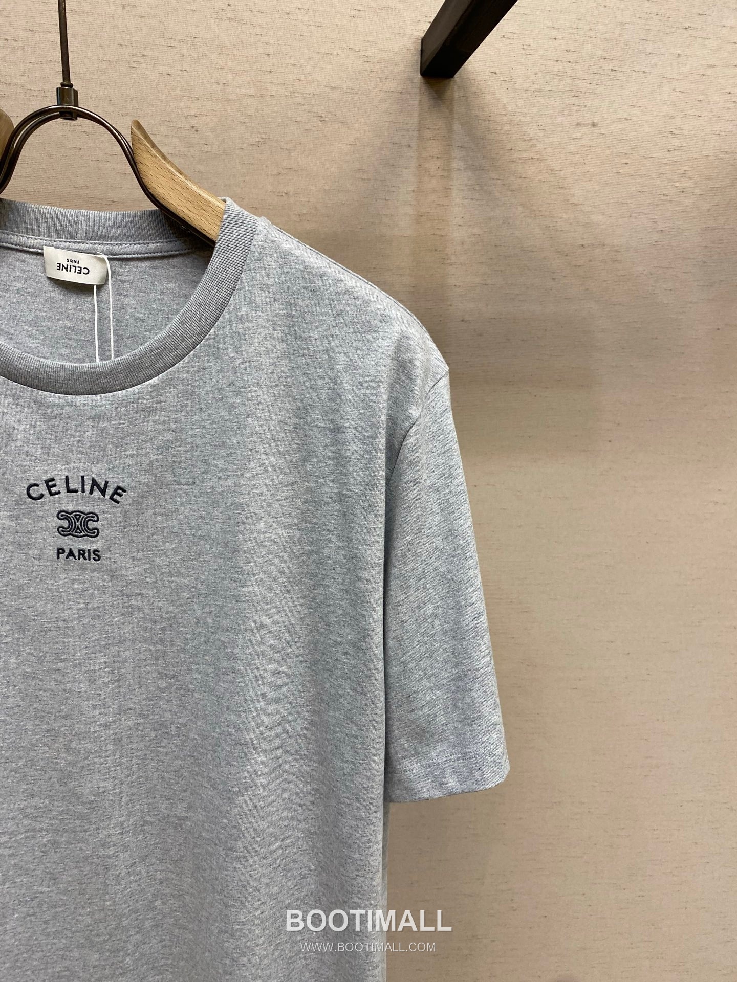 Celine 2026FW Triomphe Embroidered Cotton T-Shirt with Logo Detail 셀린느 2026FW 트리옹프 자수 코튼 반팔 티셔츠 로고 디테일 13