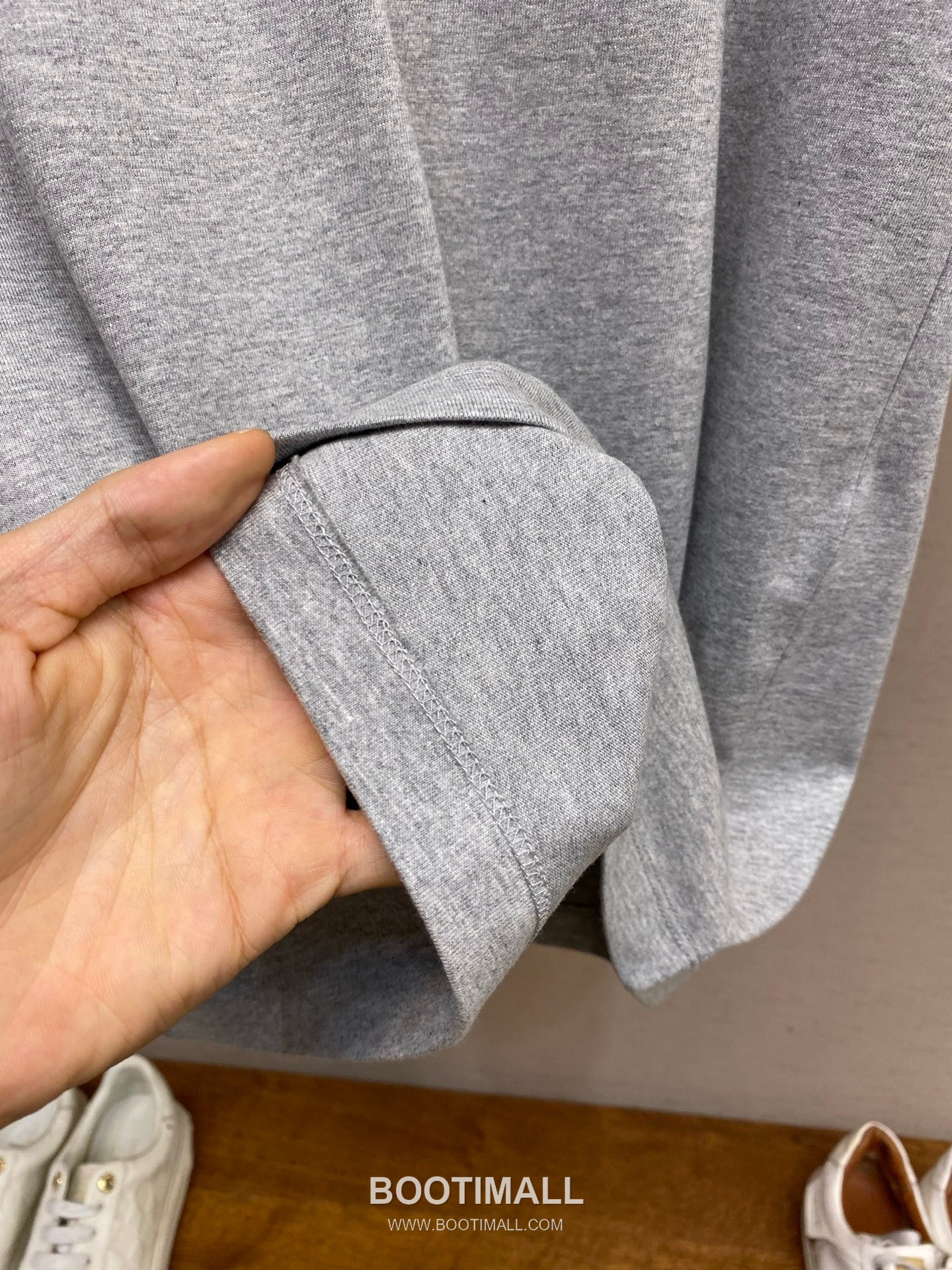 Celine 2026FW Triomphe Embroidered Cotton T-Shirt with Logo Detail 셀린느 2026FW 트리옹프 자수 코튼 반팔 티셔츠 로고 디테일 15