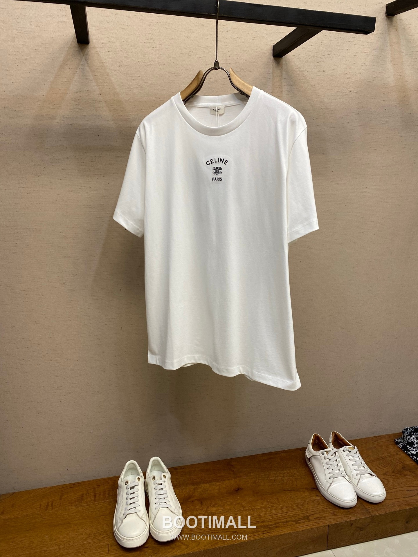 Celine 2026FW Triomphe Embroidered Cotton T-Shirt with Logo Detail 셀린느 2026FW 트리옹프 자수 코튼 반팔 티셔츠 로고 디테일 6