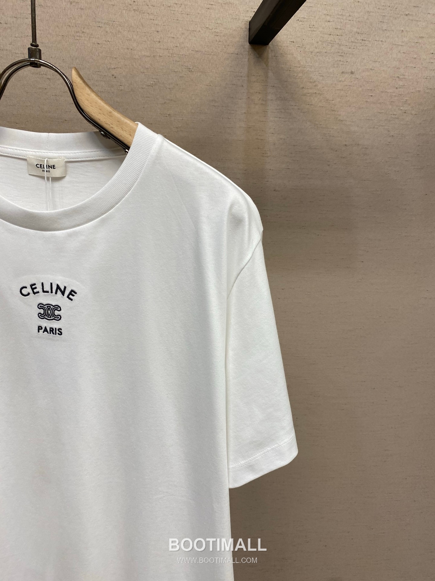 Celine 2026FW Triomphe Embroidered Cotton T-Shirt with Logo Detail 셀린느 2026FW 트리옹프 자수 코튼 반팔 티셔츠 로고 디테일 10