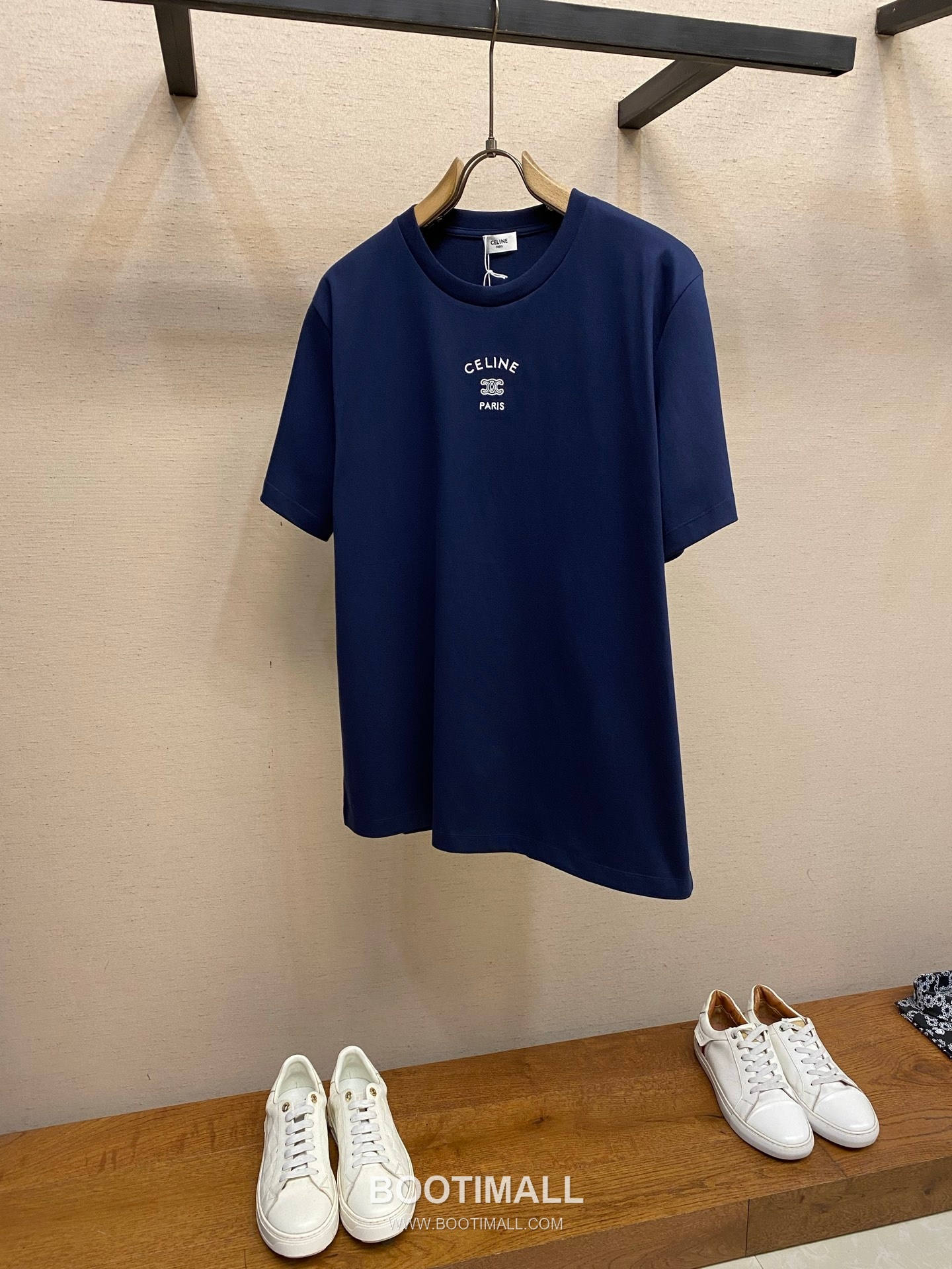 Celine 2026FW Triomphe Embroidered Cotton T-Shirt with Logo Detail 셀린느 2026FW 트리옹프 자수 코튼 반팔 티셔츠 로고 디테일 10