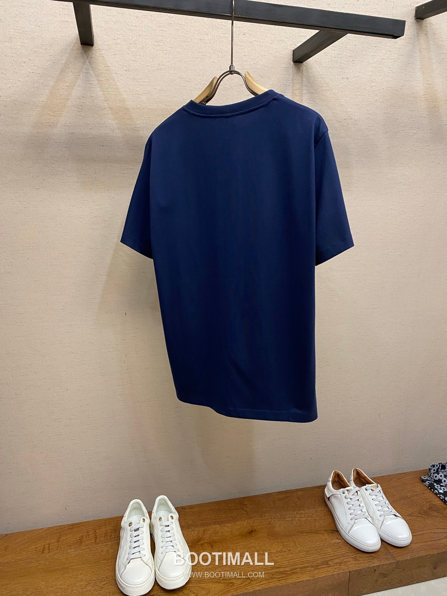 Celine 2026FW Triomphe Embroidered Cotton T-Shirt with Logo Detail 셀린느 2026FW 트리옹프 자수 코튼 반팔 티셔츠 로고 디테일 11